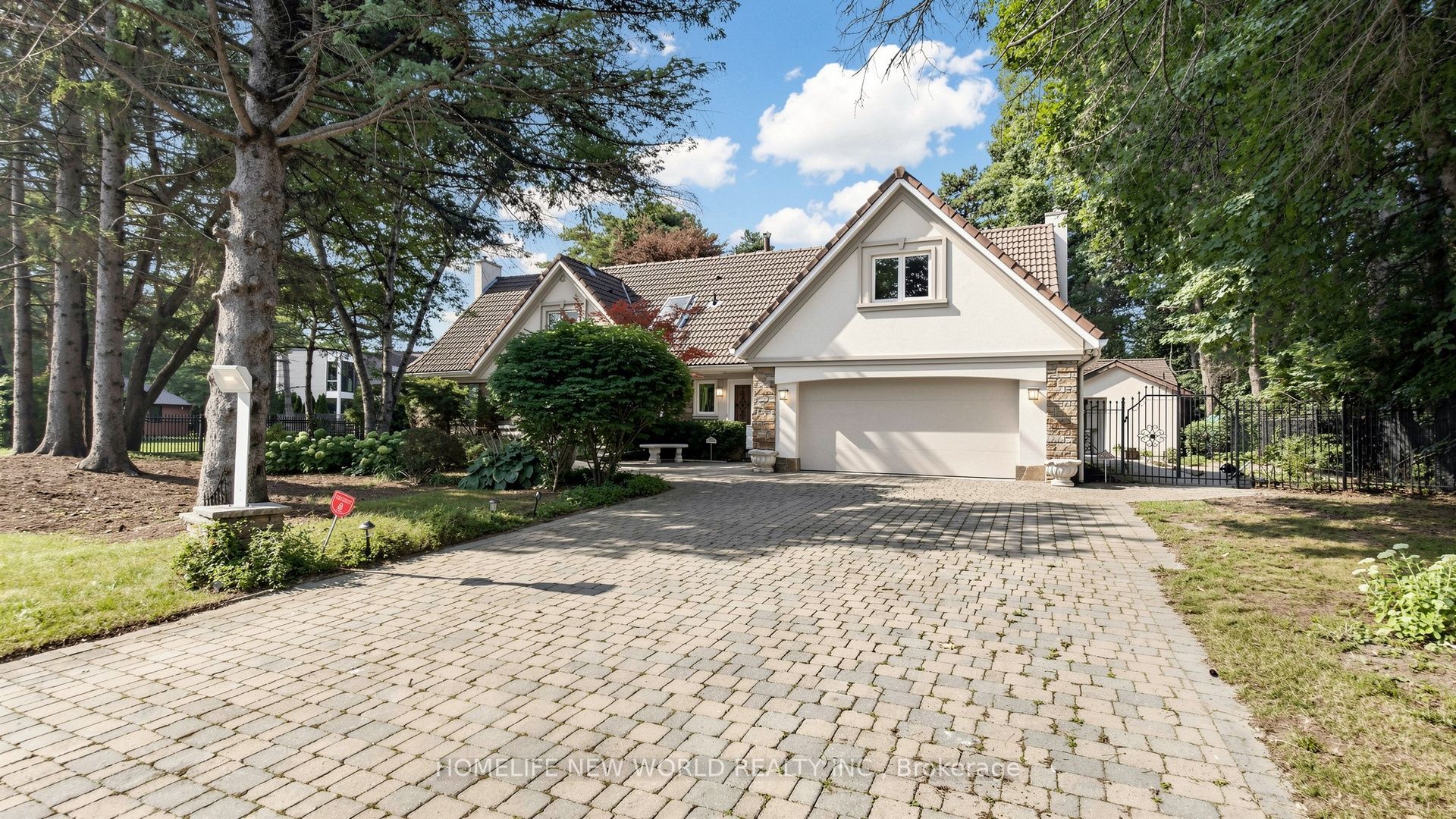 38 Old English Lane, Markham, ON L3T 2T9