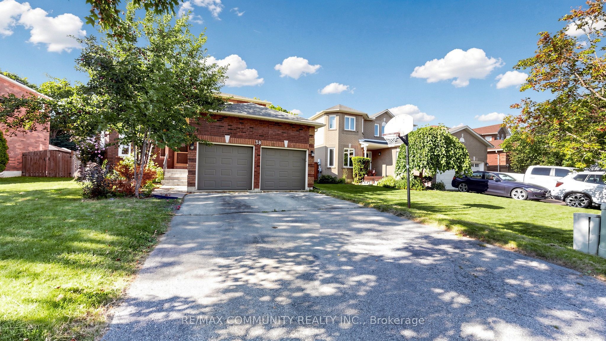 38 Iveagh Drive, Georgina, ON L4P 3X3