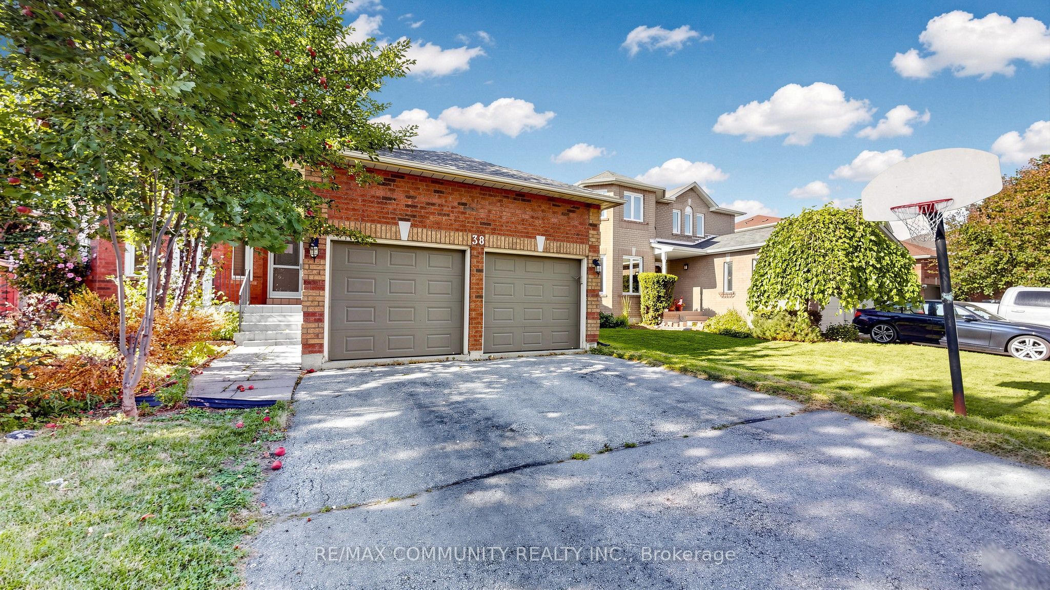 38 Iveagh Drive, Georgina, ON L4P 3X3 photo 2