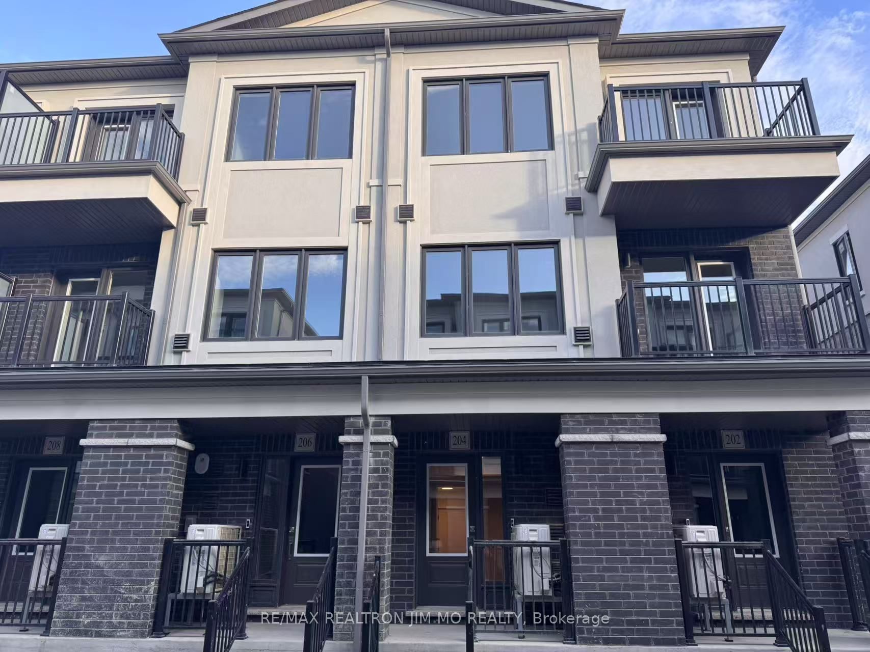 204 Matawin Lane, Richmond Hill, ON L4B 0H7