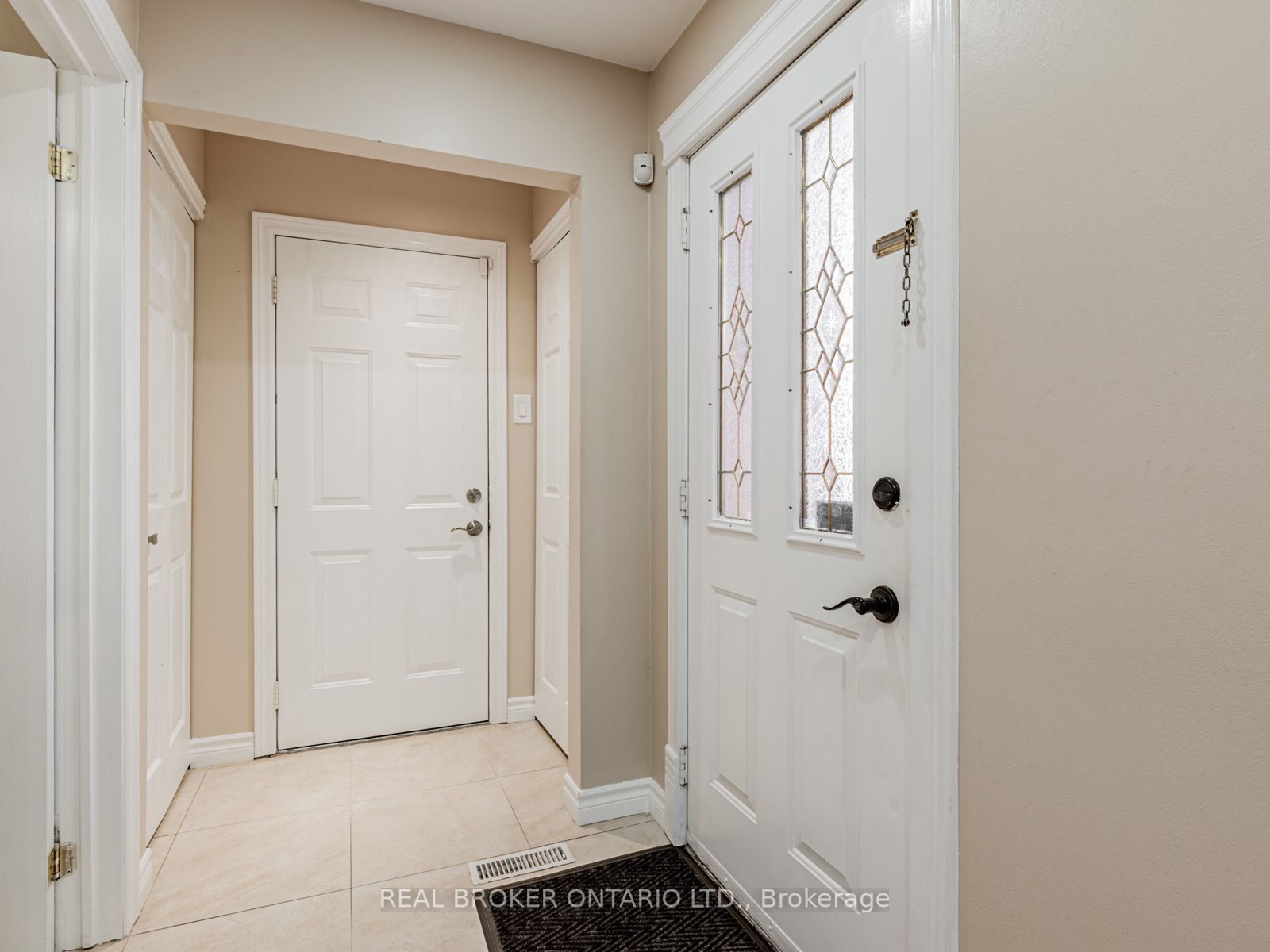 125 Kersey Crescent, Richmond Hill, ON L4C 5X4 photo 4