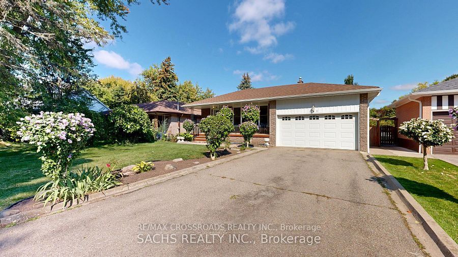 377 Crosby Avenue Lower, Richmond Hill, ON L4C 2R8