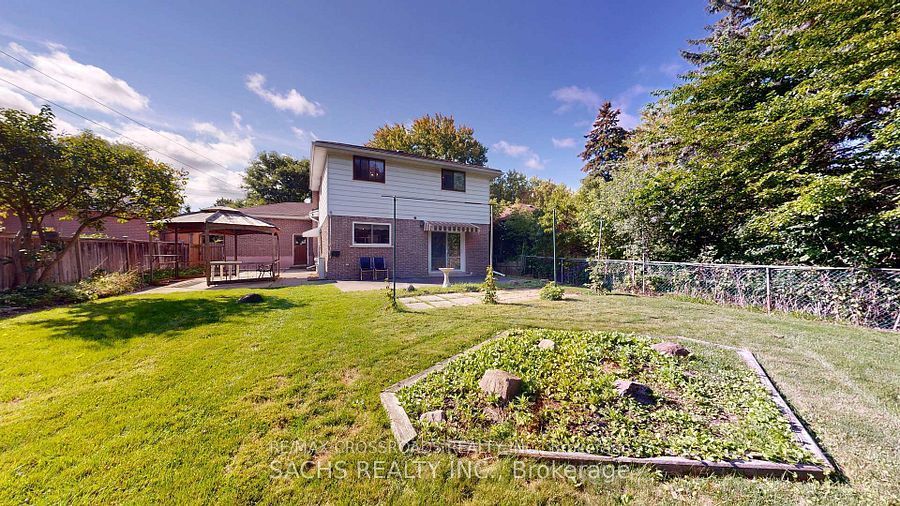 377 Crosby Avenue Lower, Richmond Hill, ON L4C 2R8 photo 2