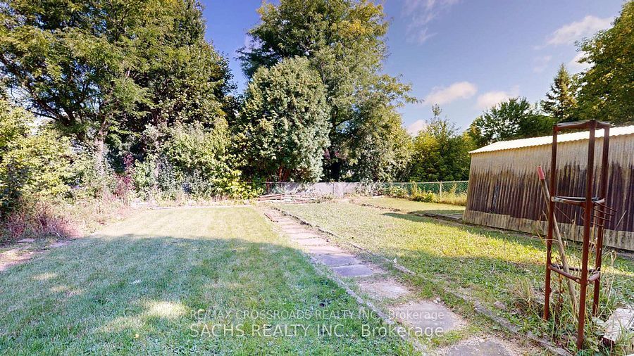 377 Crosby Avenue Lower, Richmond Hill, ON L4C 2R8 photo 3