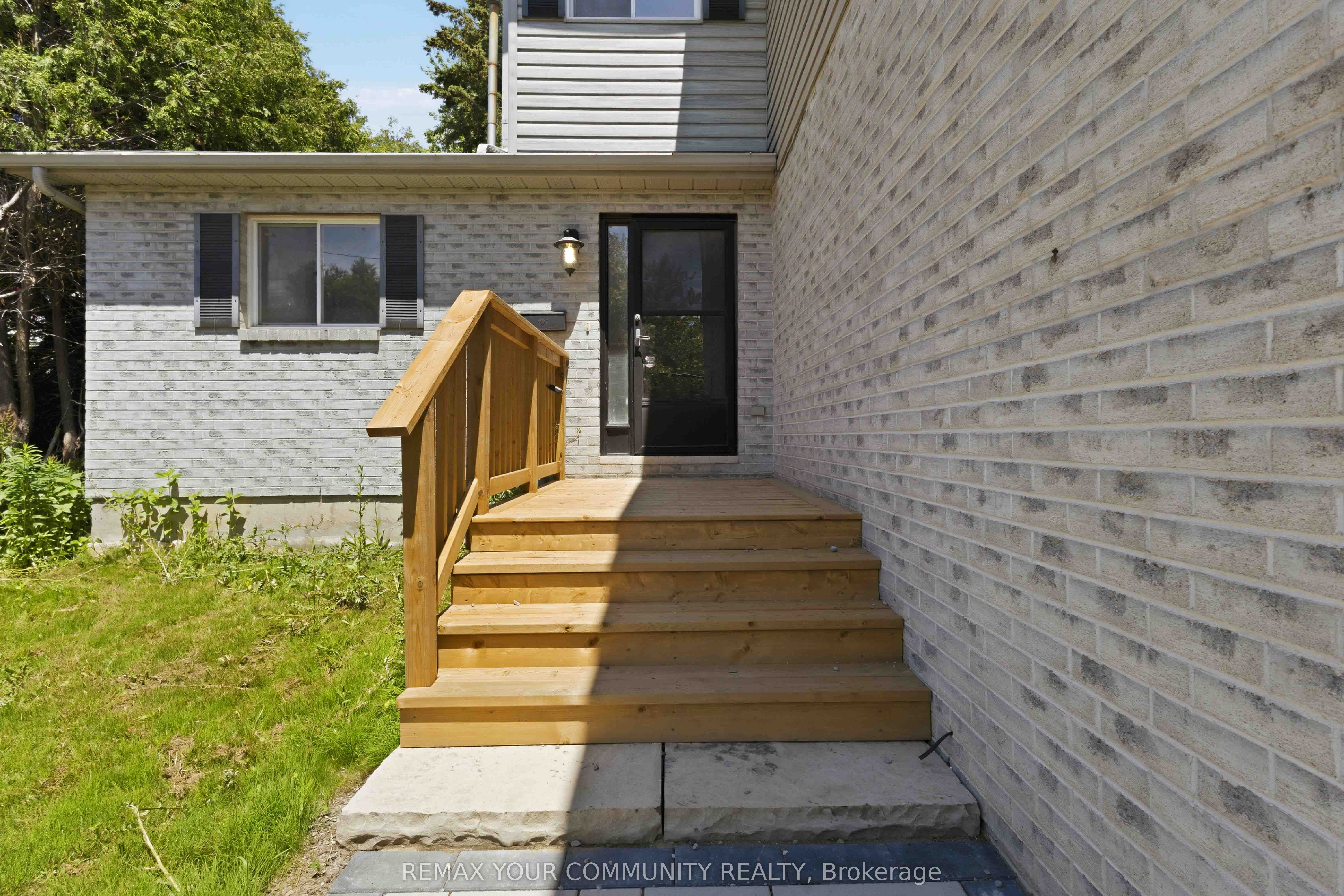 924 Helen Street, Innisfil, ON L9S 1T5 photo 3