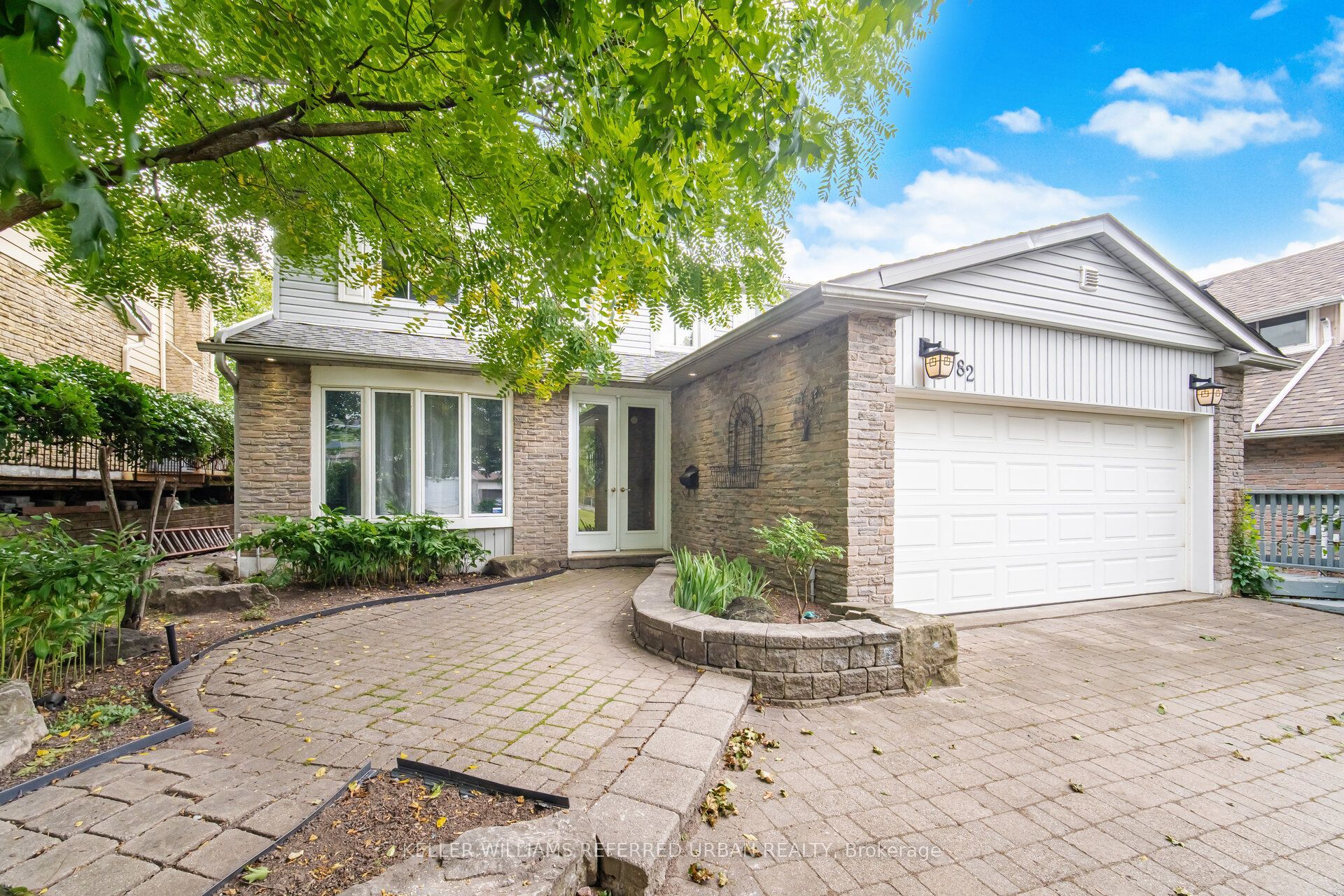 82 Eastman Crescent, Newmarket, ON L3Y 5S2 photo 2