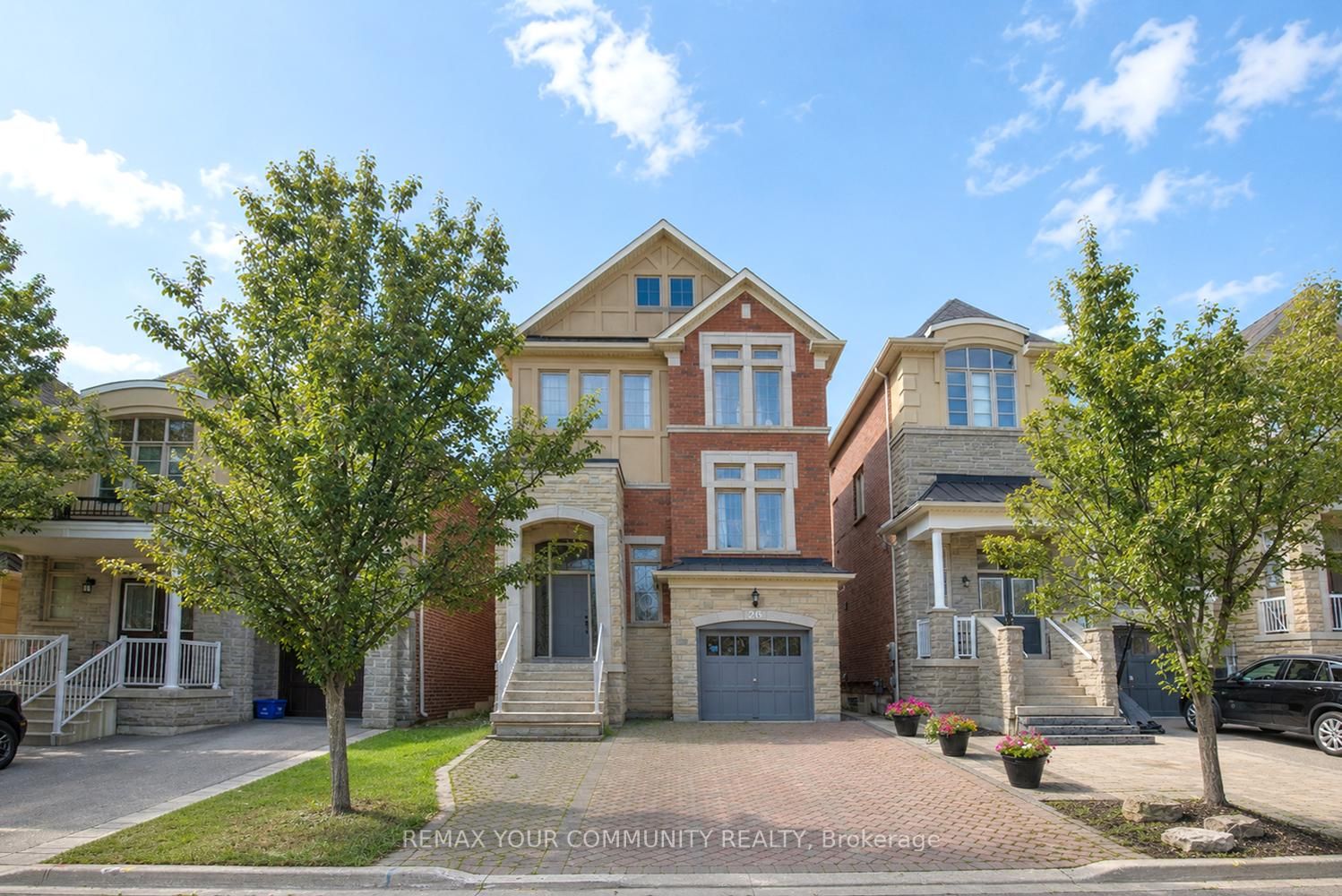26 Yarden Drive, Vaughan, ON L6A 0W2