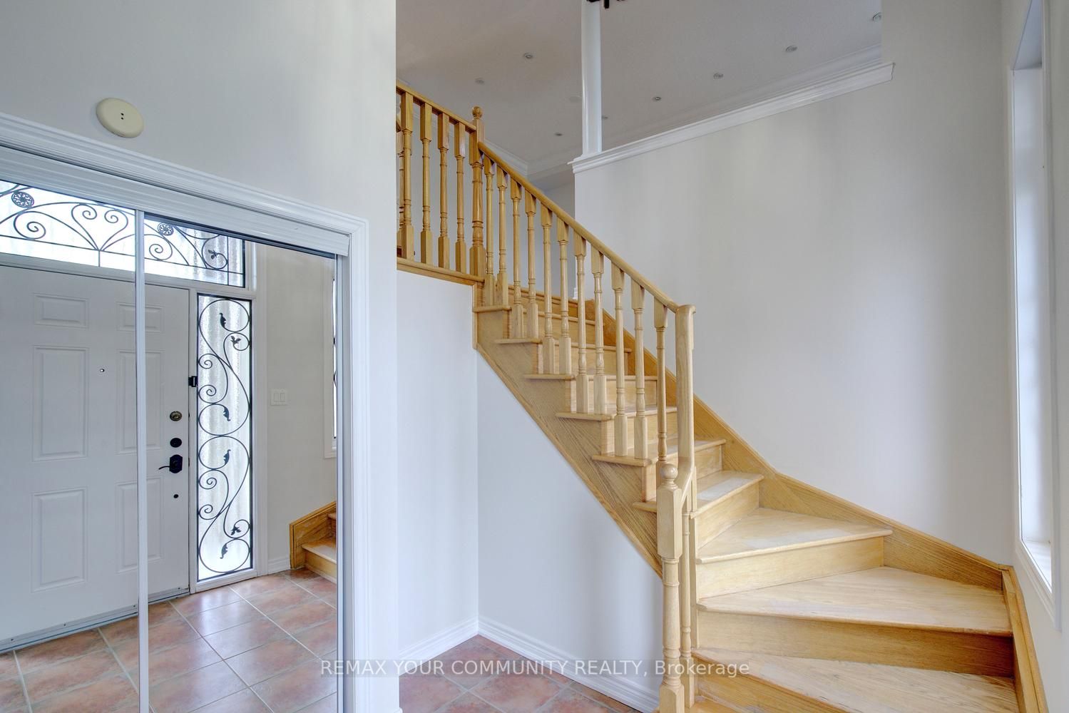 26 Yarden Drive, Vaughan, ON L6A 0W2 photo 3