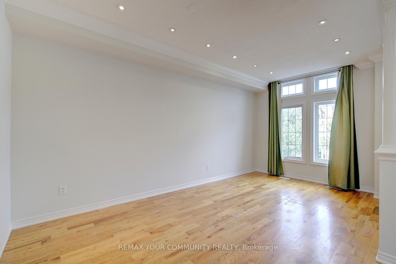26 Yarden Drive, Vaughan, ON L6A 0W2 photo 5