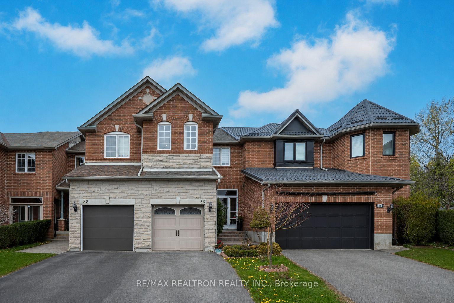 36 Edgemont Court, Richmond Hill, ON L4S 2H8 photo 2
