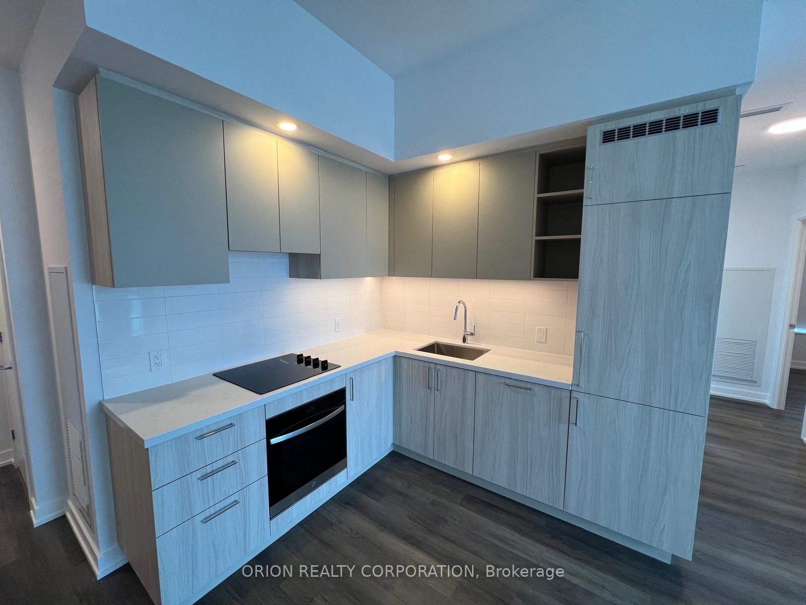 5 Meadowdale Road 911, Vaughan, ON L4K 0C7 photo 2