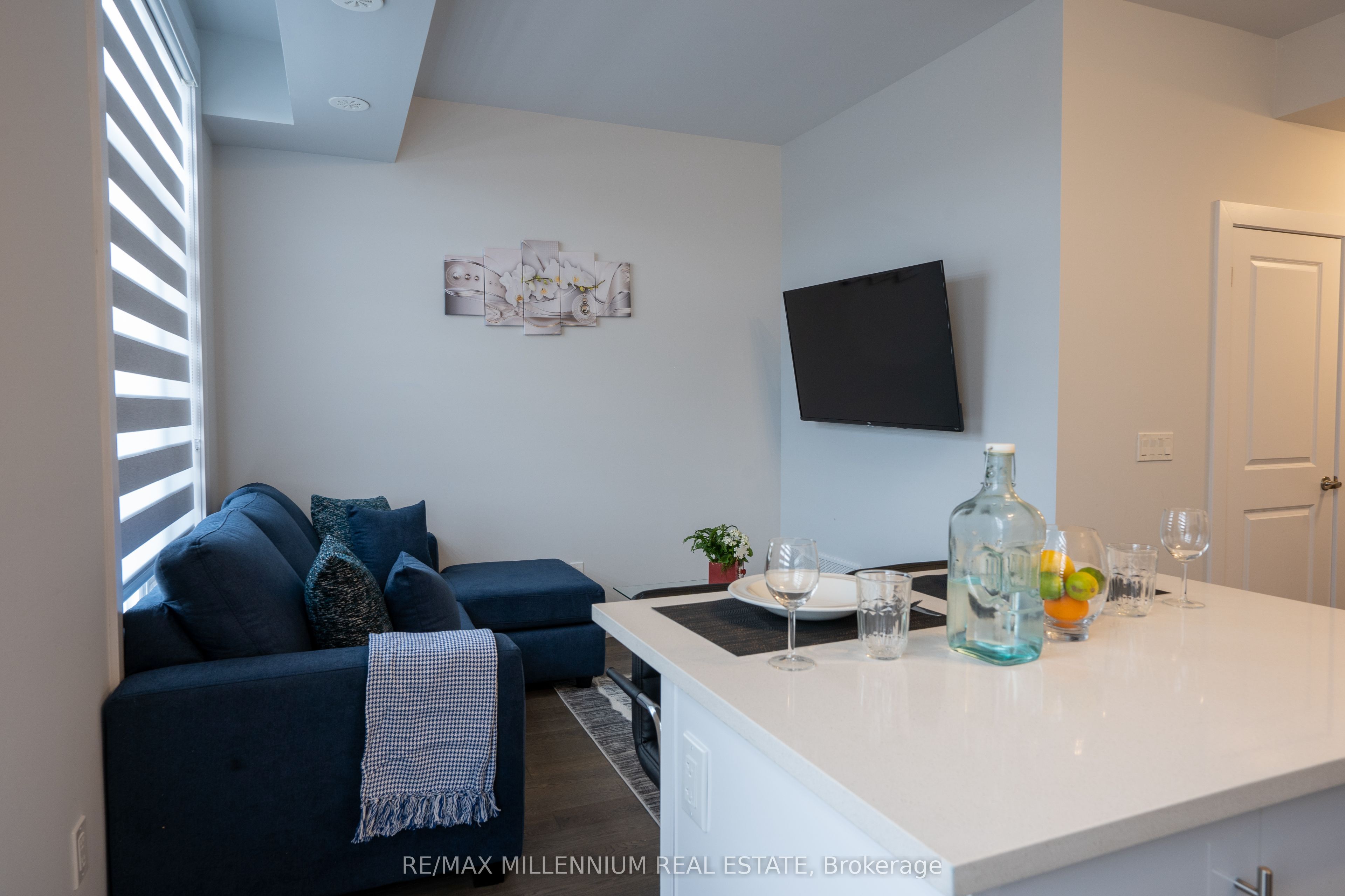 9560 Islington Avenue U221, Vaughan, ON L4K 2L5 photo 3