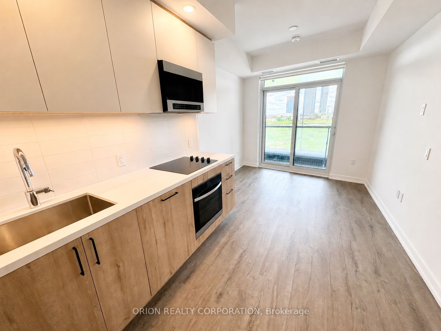 5 Meadowdale Road 208, Vaughan, ON L4K 0C7