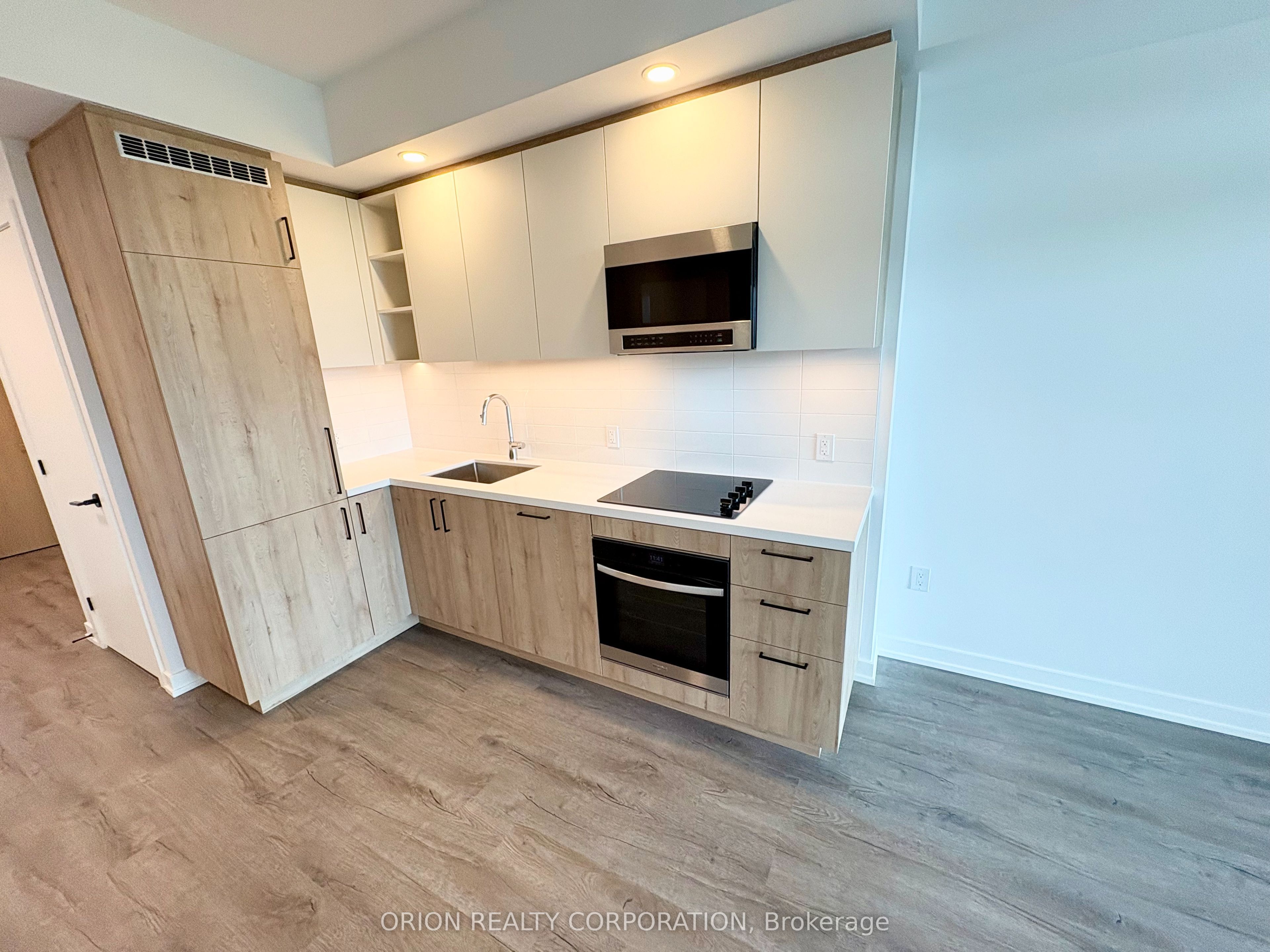 5 Meadowdale Road 208, Vaughan, ON L4K 0C7 photo 5