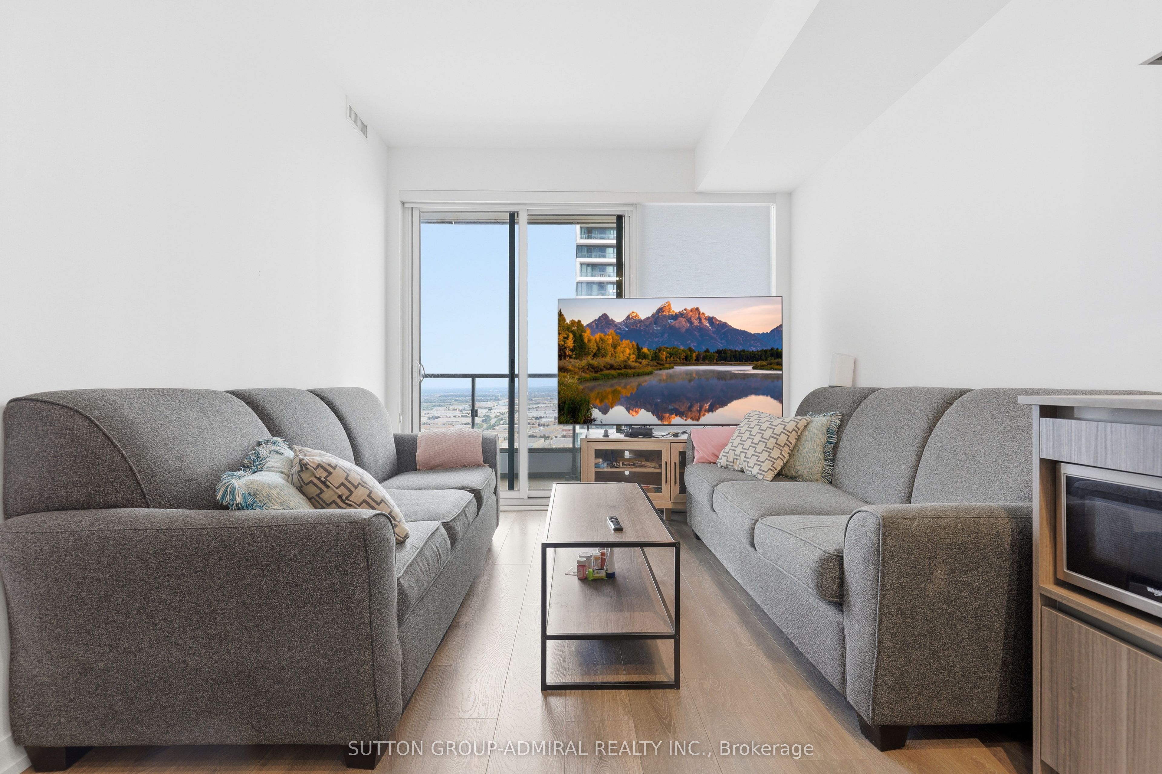 5 Buttermill Avenue 3901, Vaughan, ON L4K 0J5