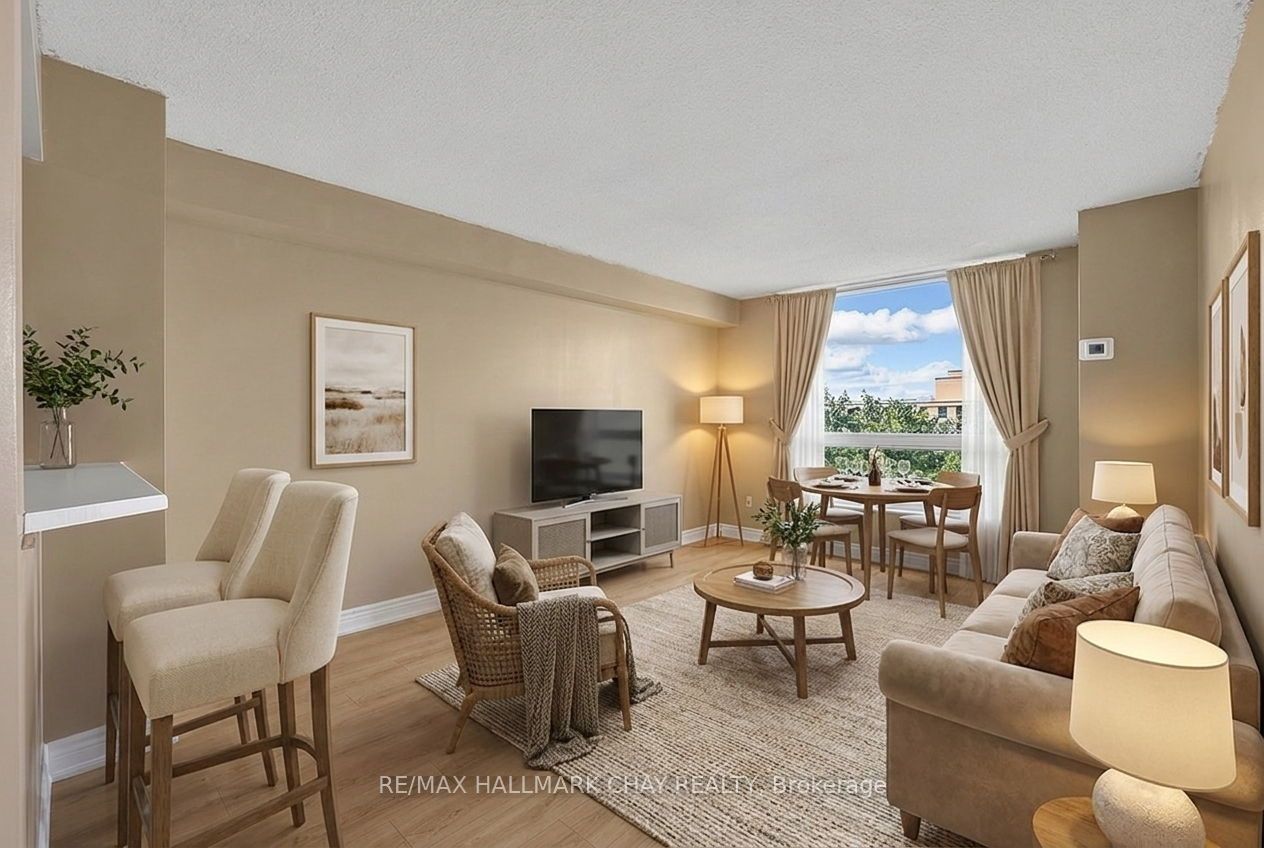 326 Major Mackenzie Drive E 705, Richmond Hill, ON L4C 8T4 photo 5