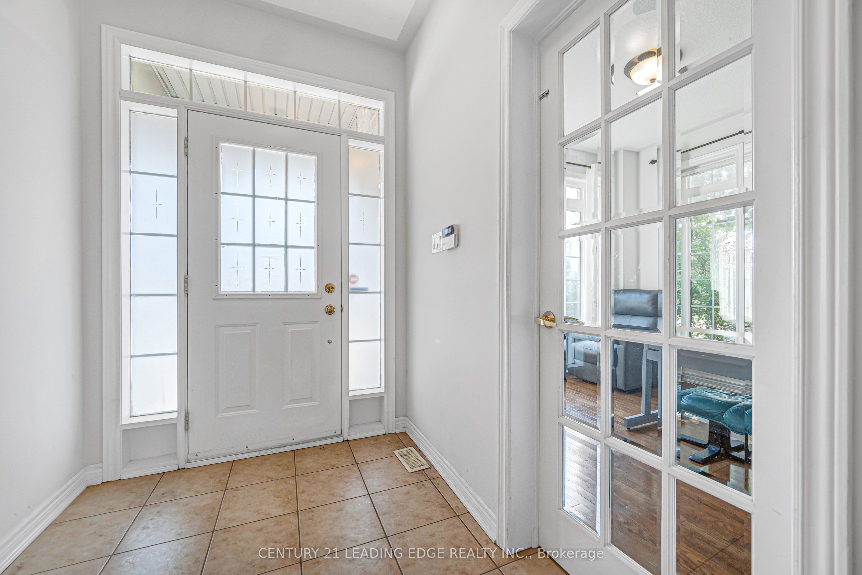 180 Coltrane Drive, Vaughan, ON L4J 9B4 photo 3