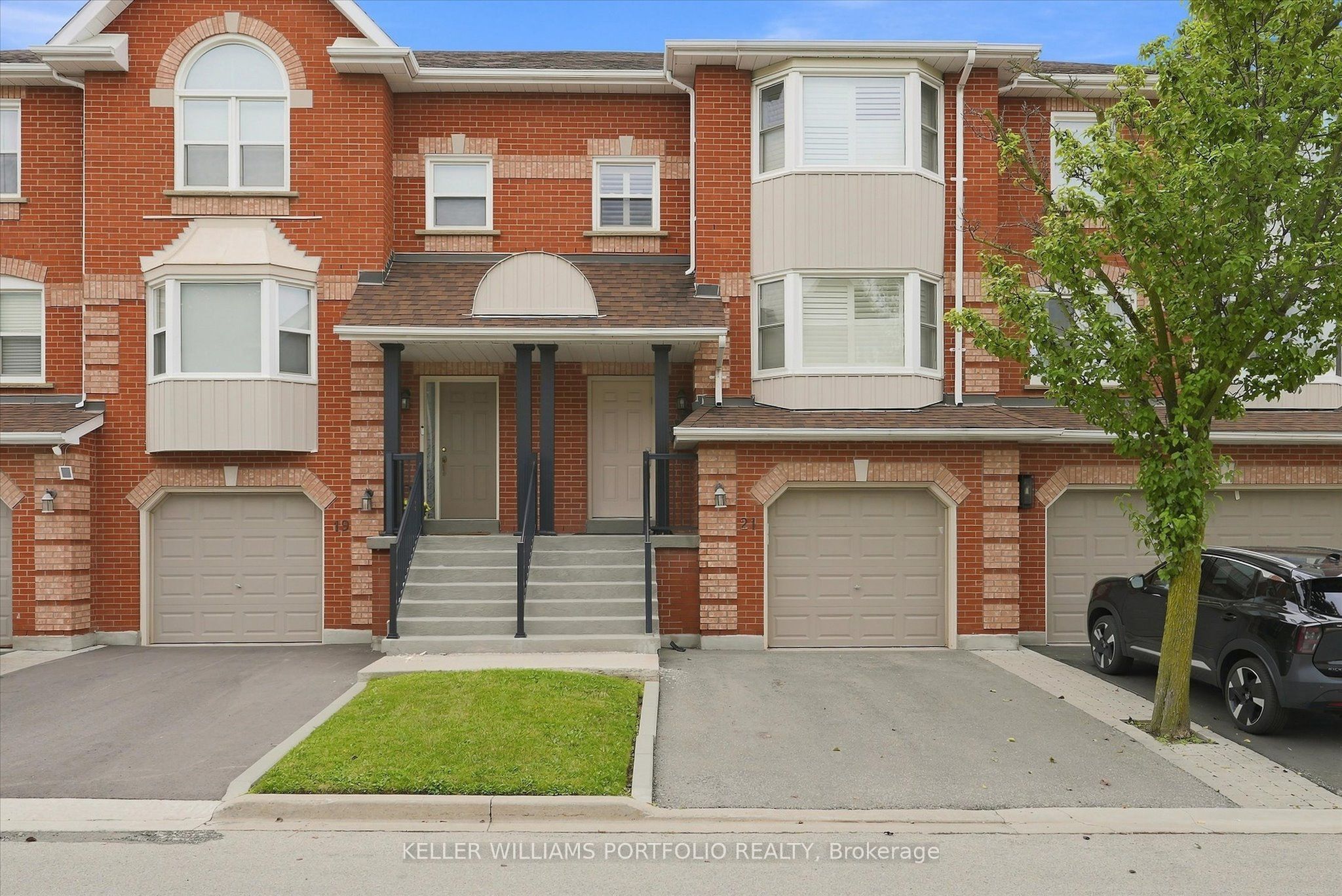 21 Tova Place, Vaughan, ON L4J 8C4