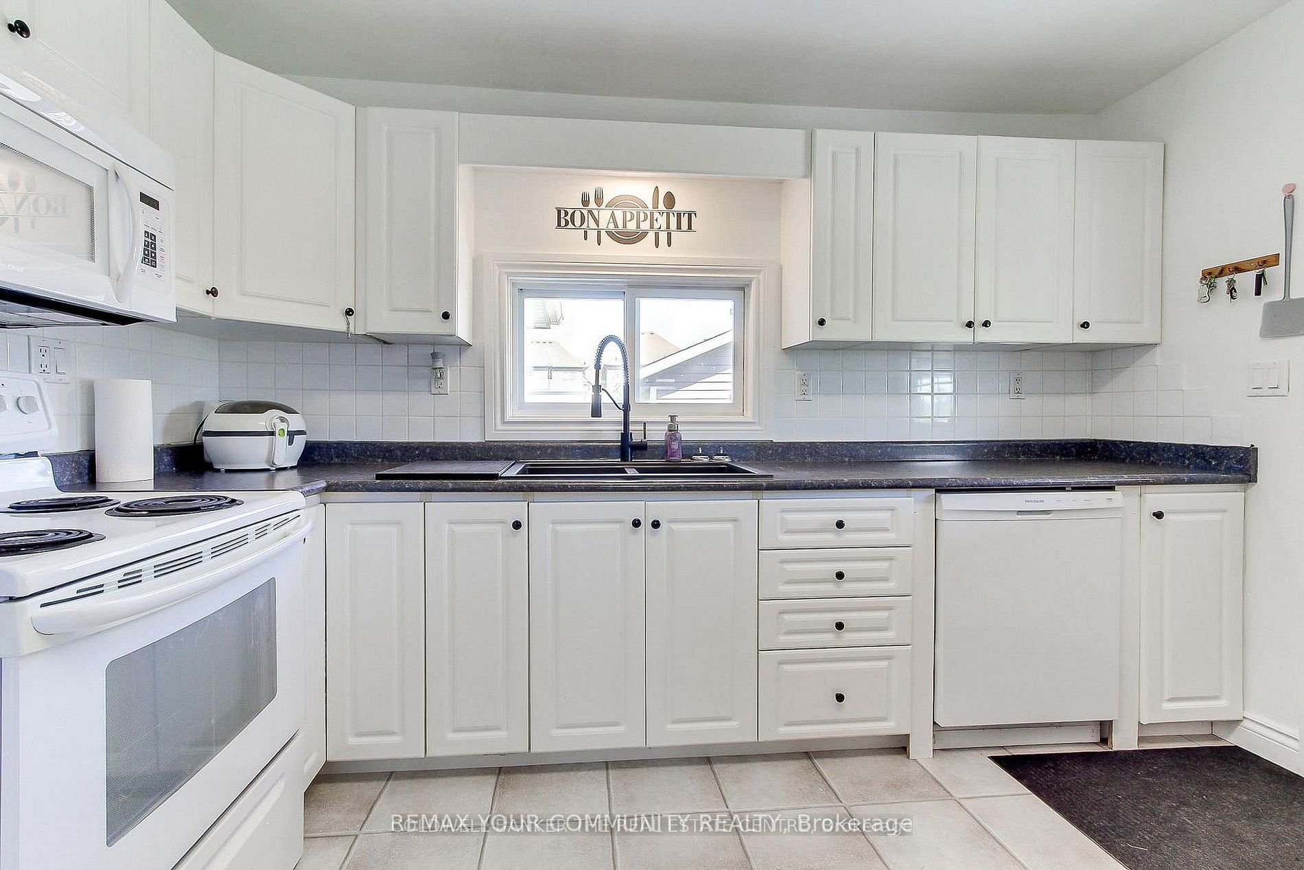 26162 Highway 48 Hwy, Georgina, ON L0E 1R0 photo 4