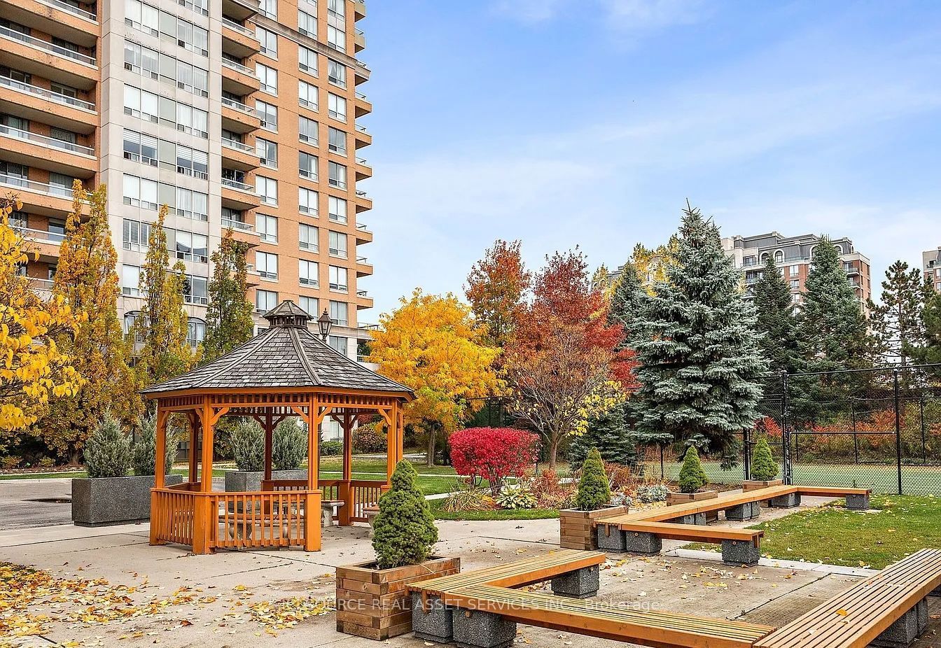 9 Northern Heights Drive 313, Richmond Hill, ON L4B 4M5 photo 4