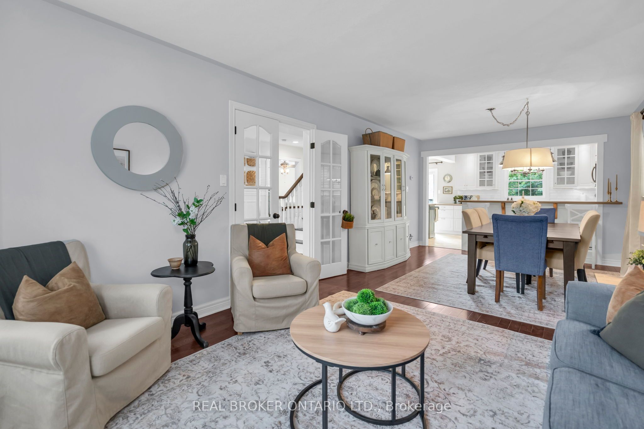 5 Amberview Drive, Georgina, ON L4P 3X6