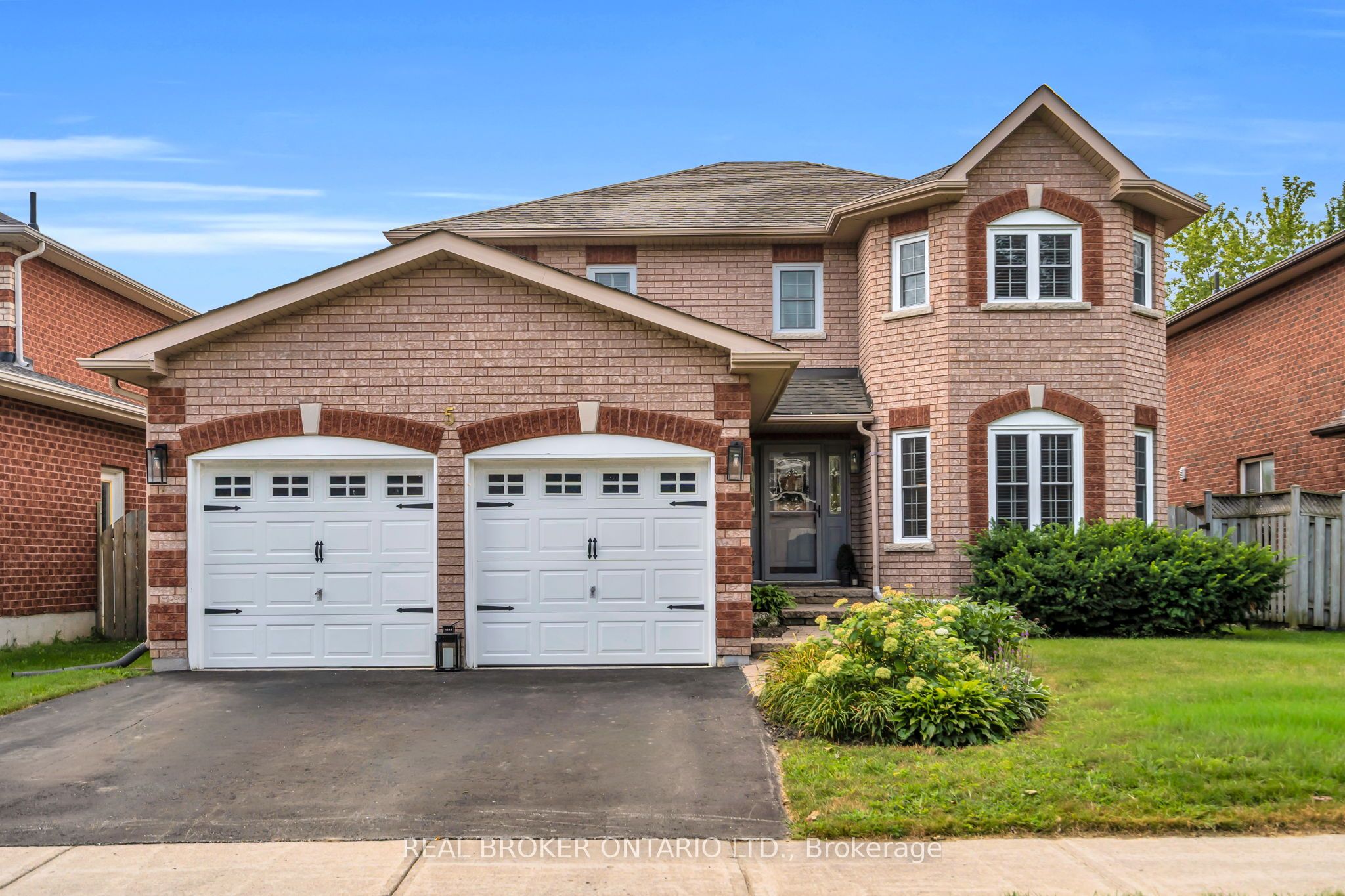 5 Amberview Drive, Georgina, ON L4P 3X6 photo 2