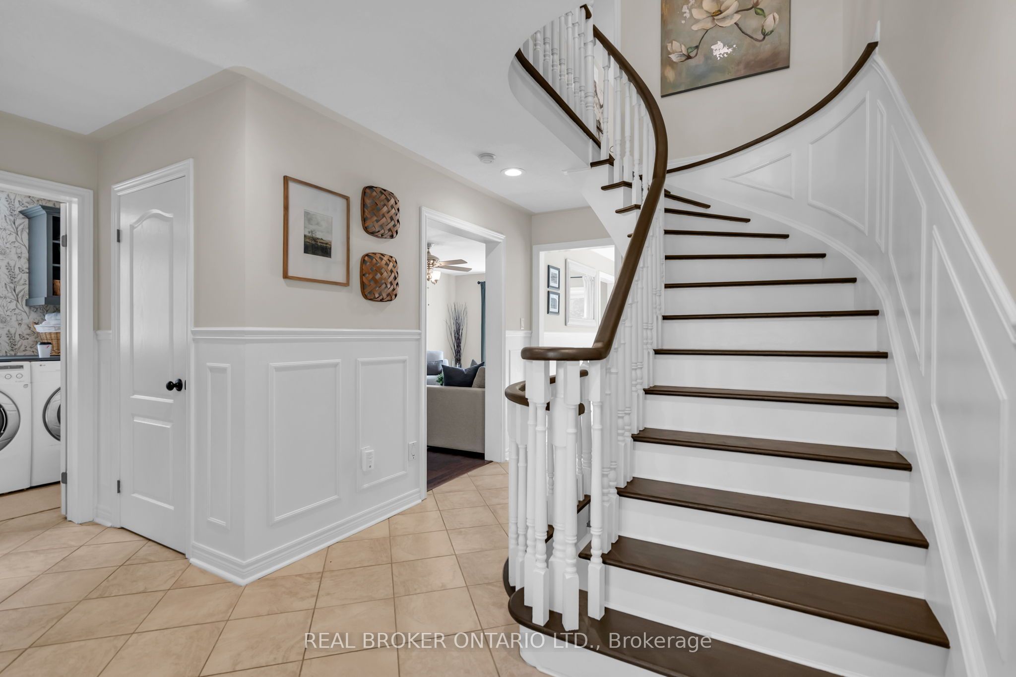 5 Amberview Drive, Georgina, ON L4P 3X6 photo 3