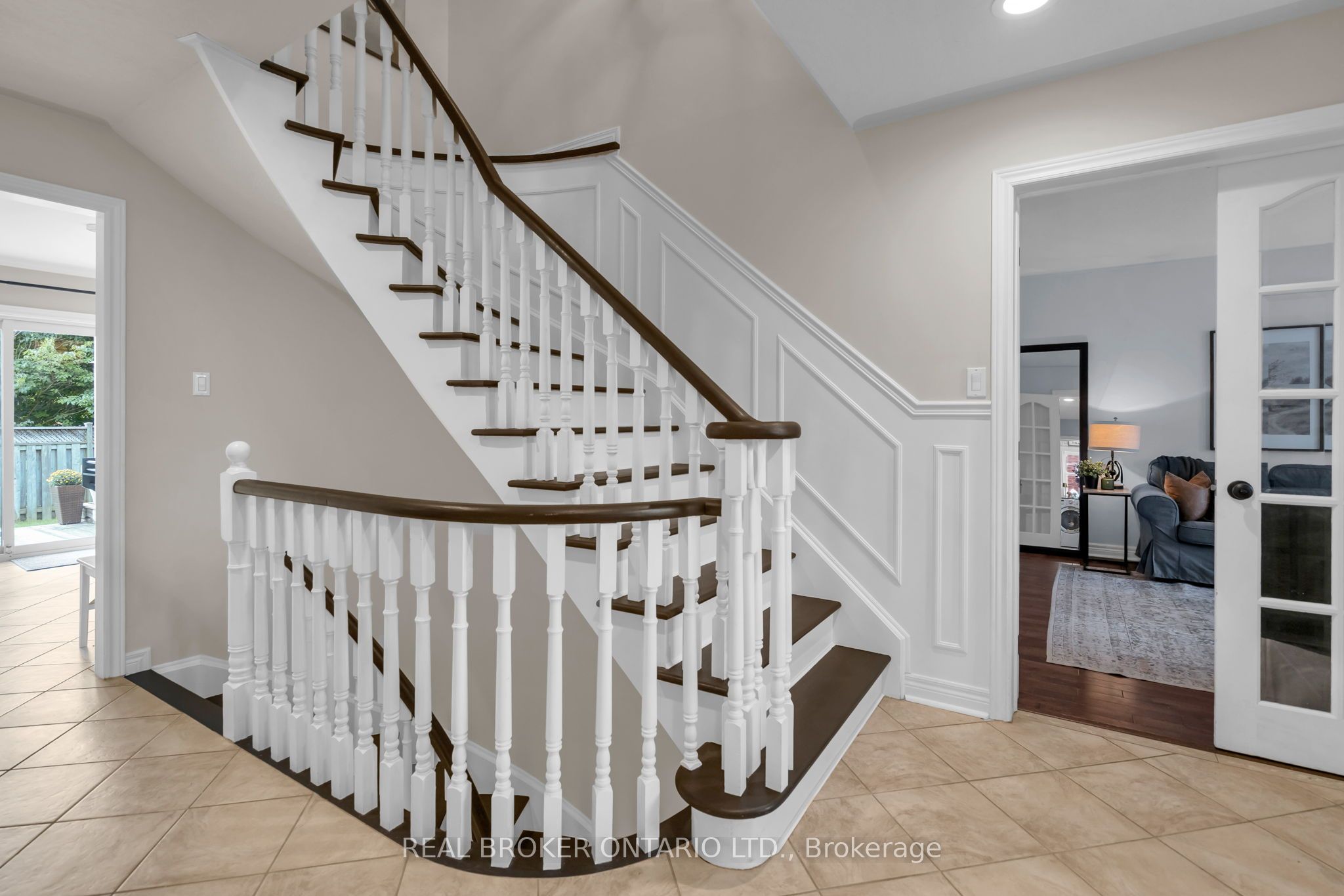 5 Amberview Drive, Georgina, ON L4P 3X6 photo 4