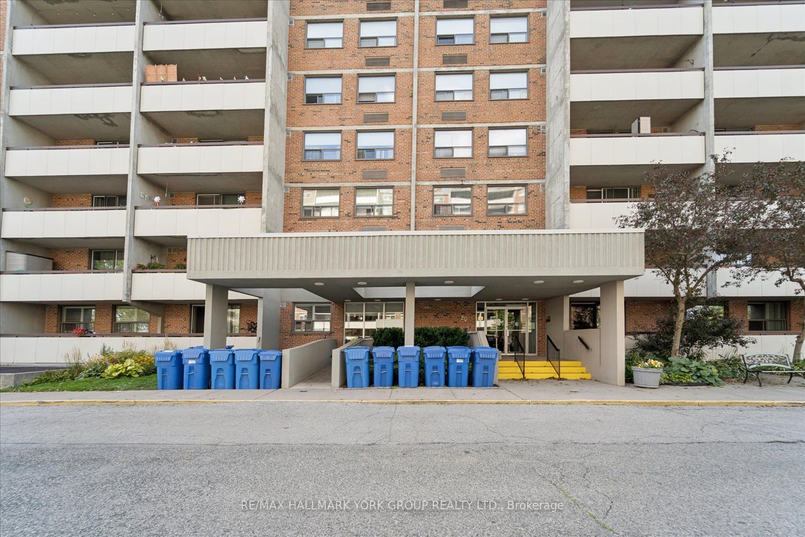 20 William Roe Boulevard 405, Newmarket, ON L3Y 5V6 photo 5