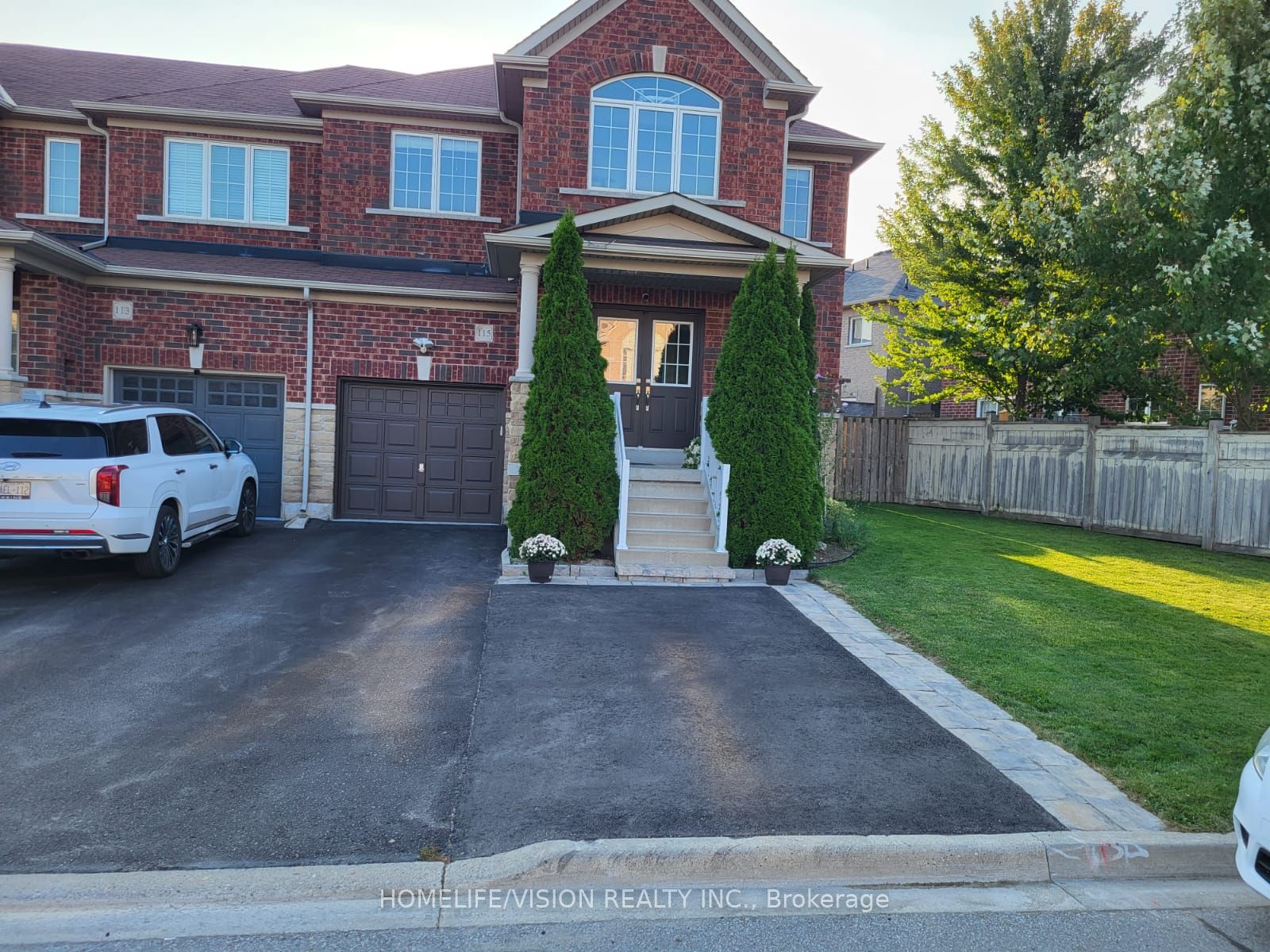 115 James McCullough Road, Whitchurch-Stouffville, ON L4A 0Z2 photo 2