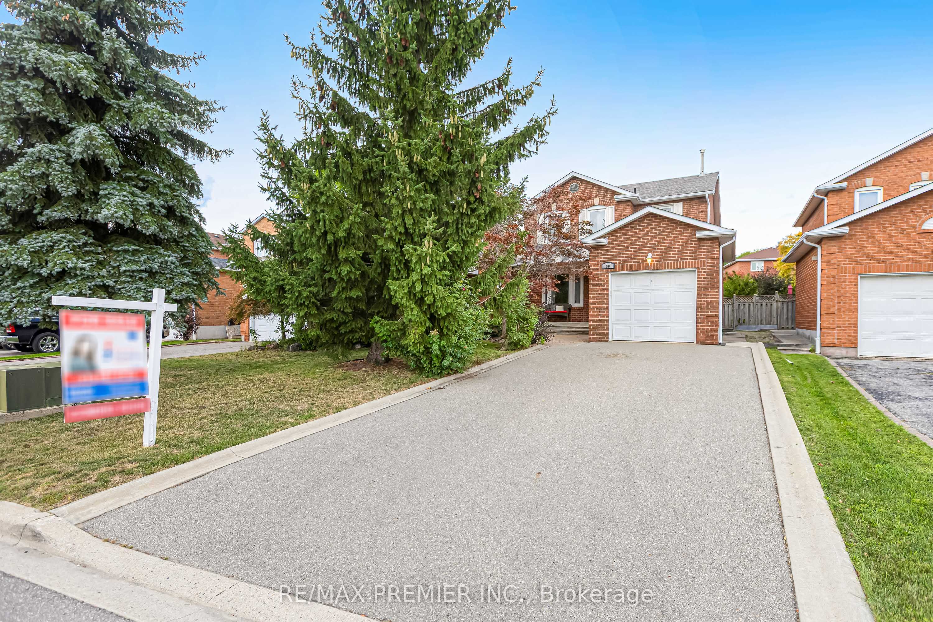90 Pentland Crescent, Vaughan, ON L6A 1T5