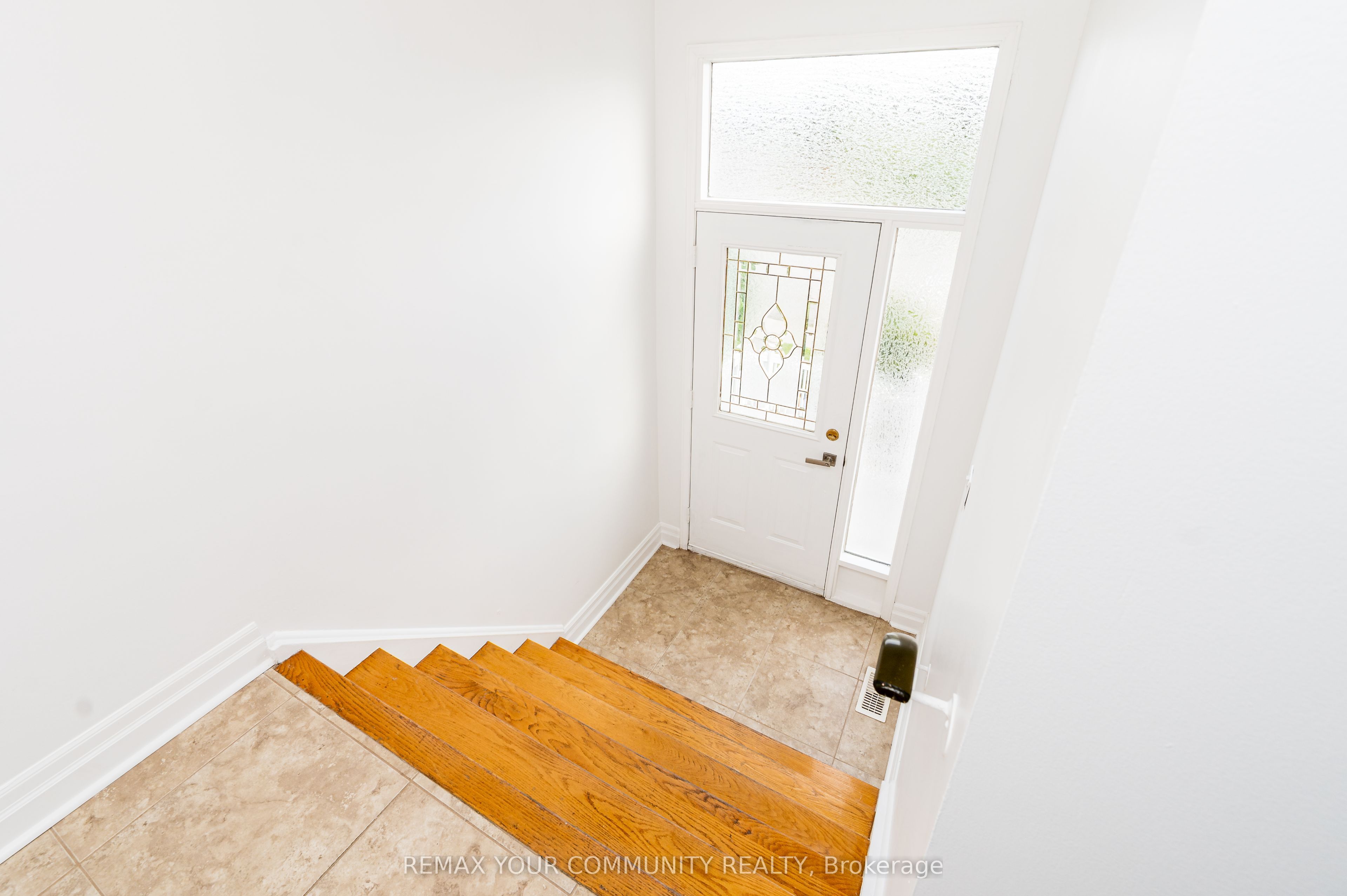 20 Terra Road UPPER, Vaughan, ON L4L 3J5 photo 2