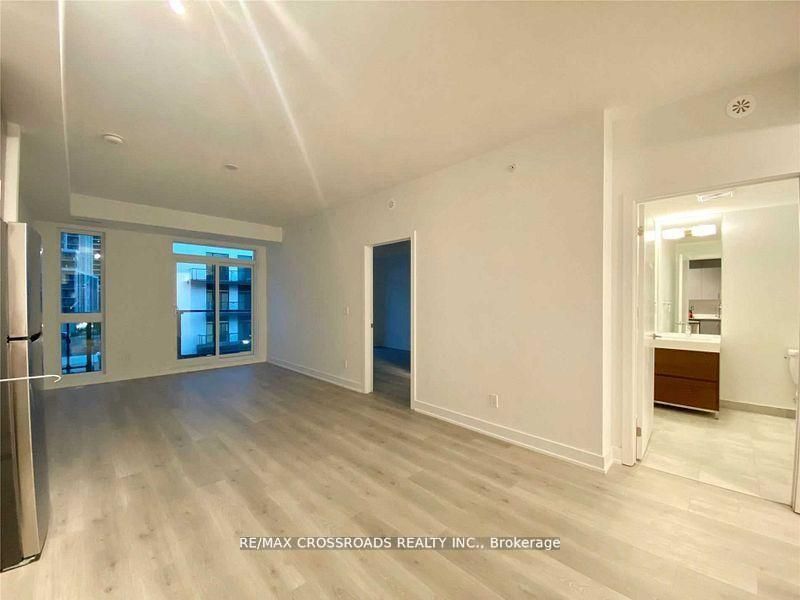 1709 Bur Oak Avenue 307, Markham, ON L6E 0V7 photo 3