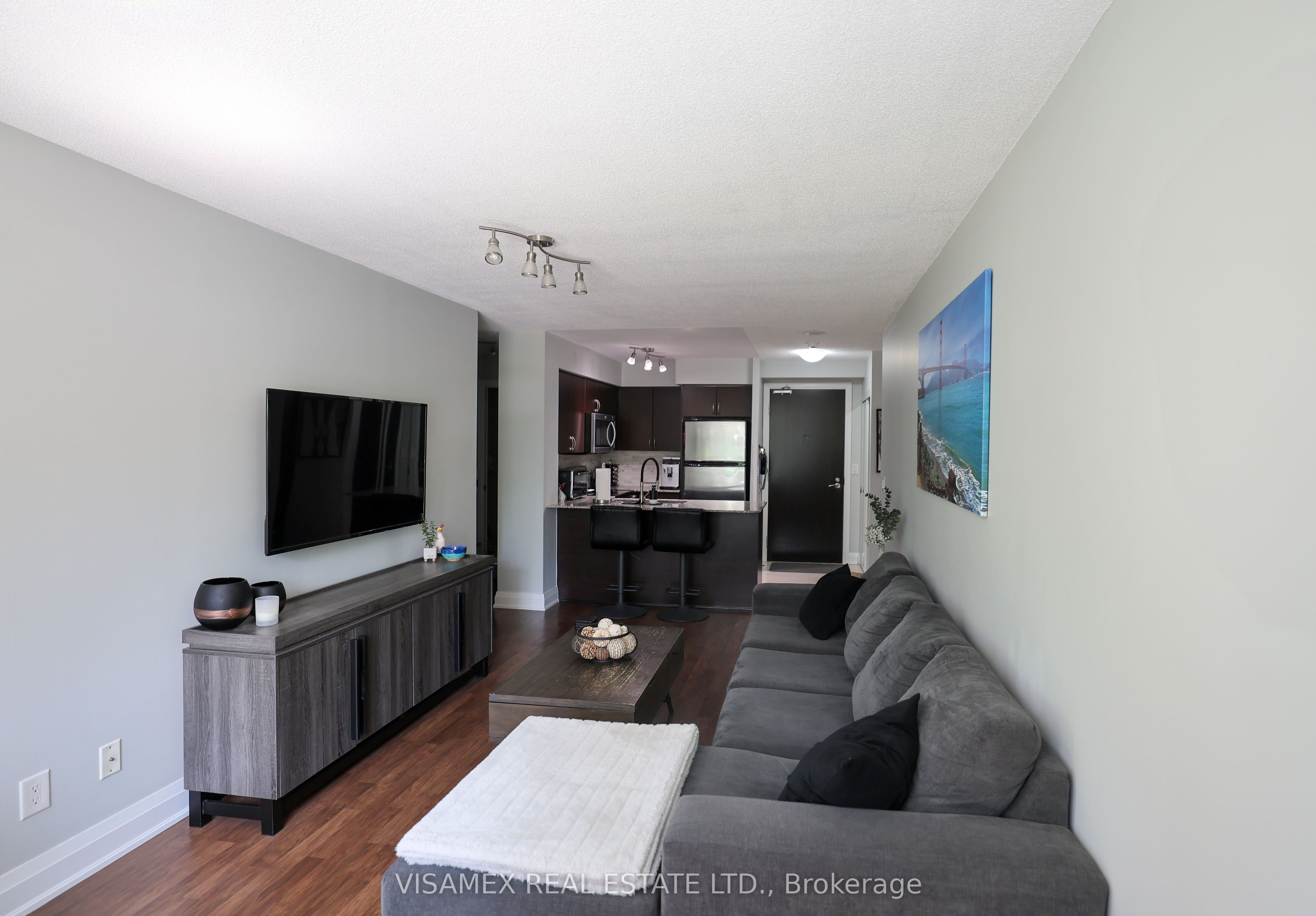 20 North Park Road 210, Vaughan, ON L4J 0G7 photo 2