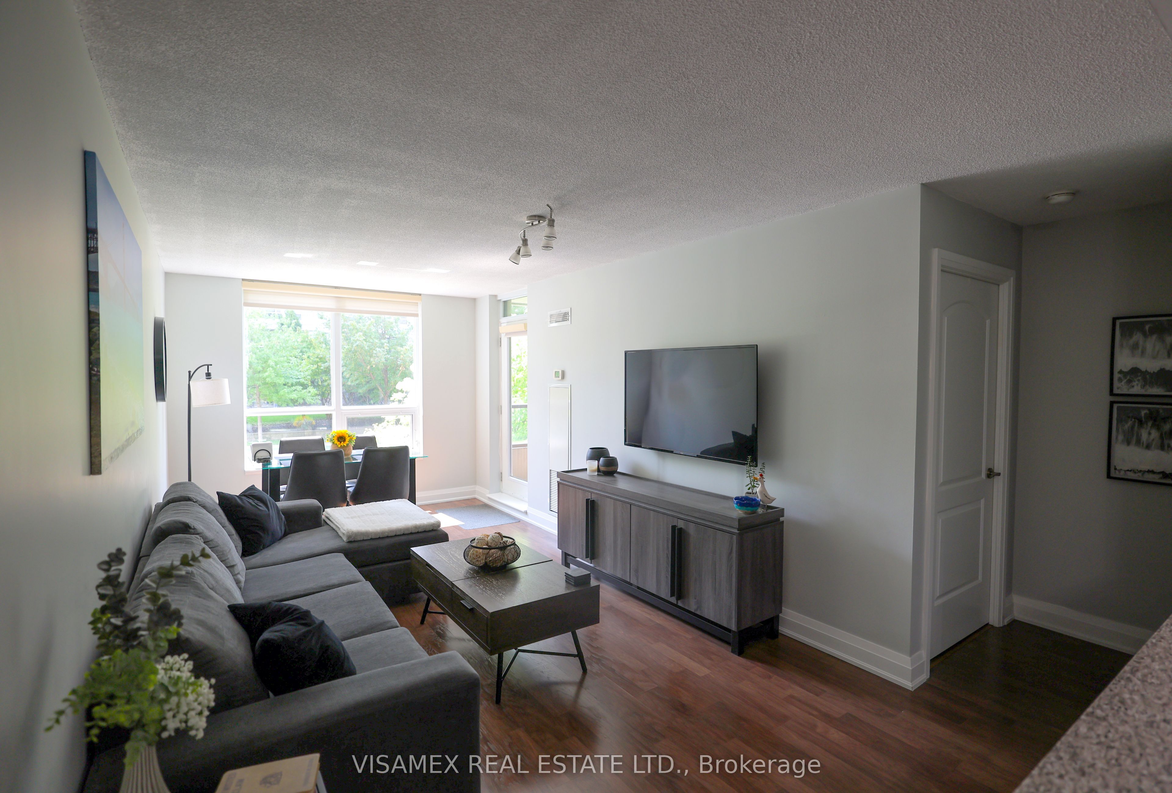 20 North Park Road 210, Vaughan, ON L4J 0G7 photo 3