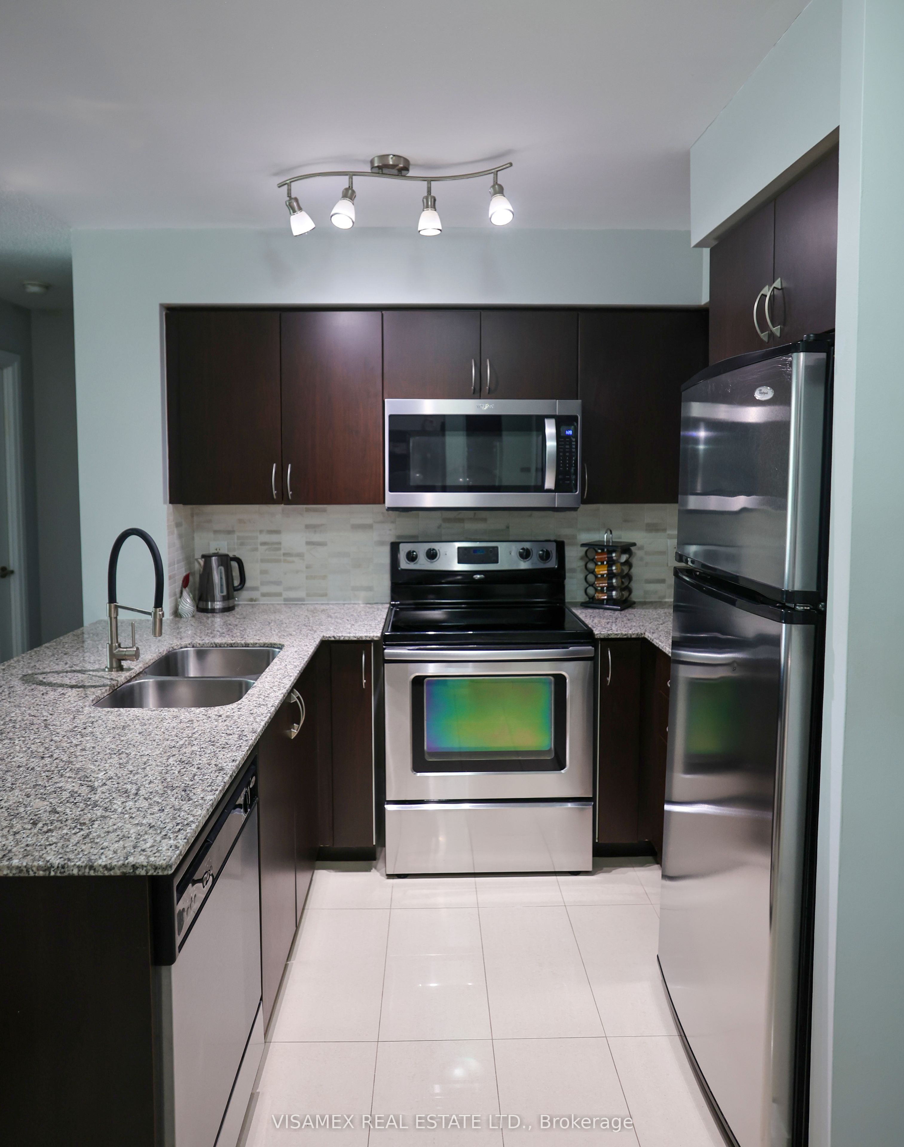 20 North Park Road 210, Vaughan, ON L4J 0G7 photo 5