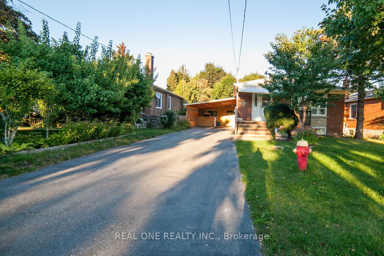 375 Neal Drive, Richmond Hill, ON L4C 3L6 photo 3