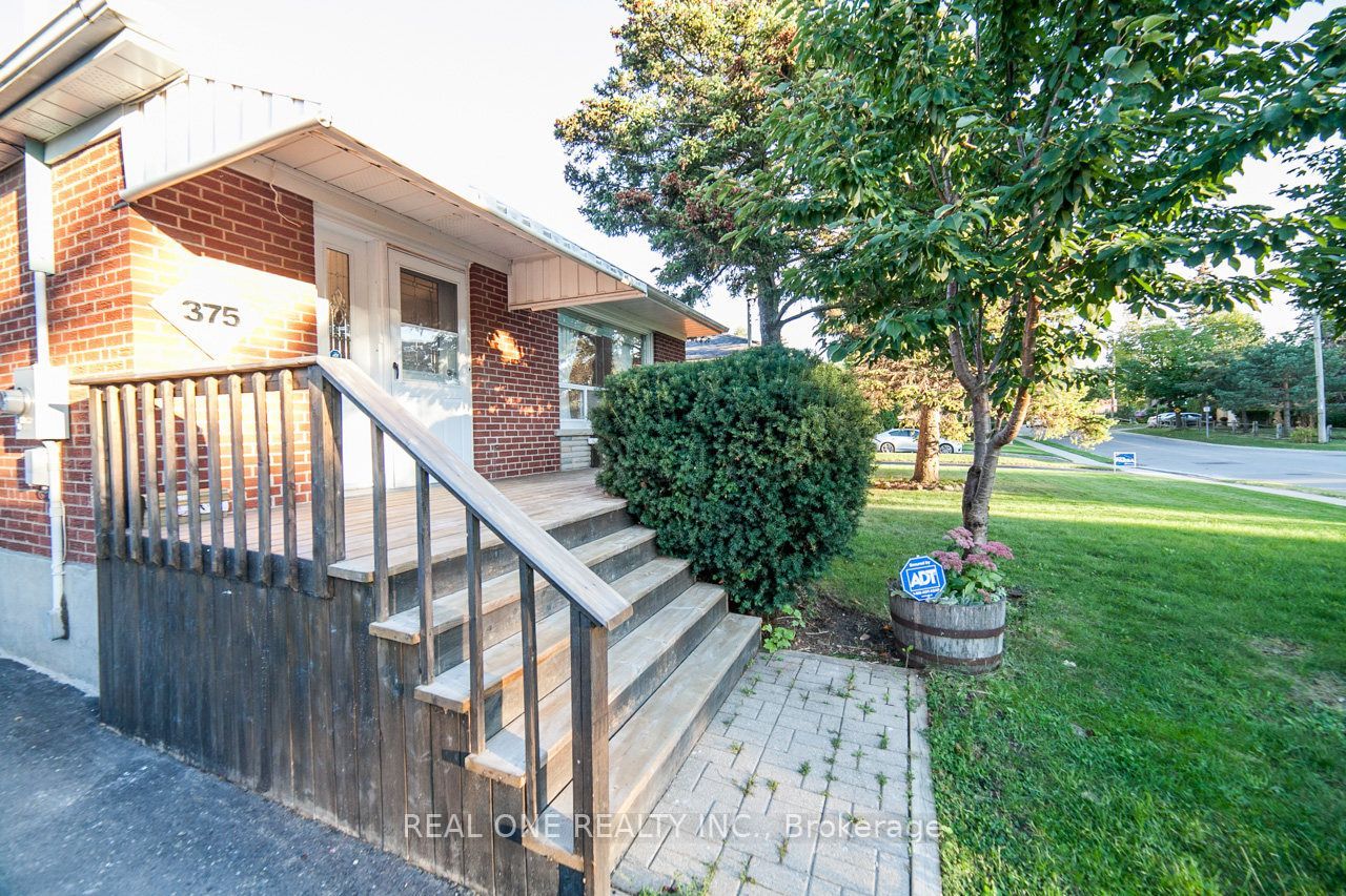 375 Neal Drive, Richmond Hill, ON L4C 3L6 photo 5
