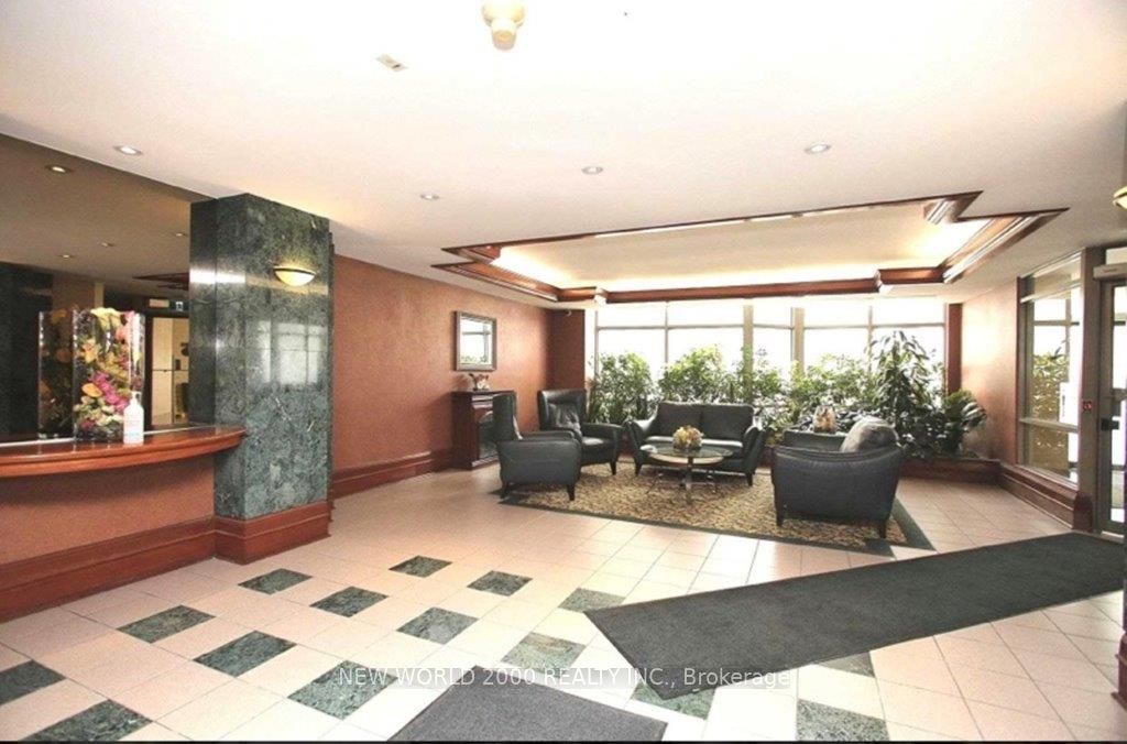 175 Cedar Avenue 902, Richmond Hill, ON L4C 9V3 photo 3