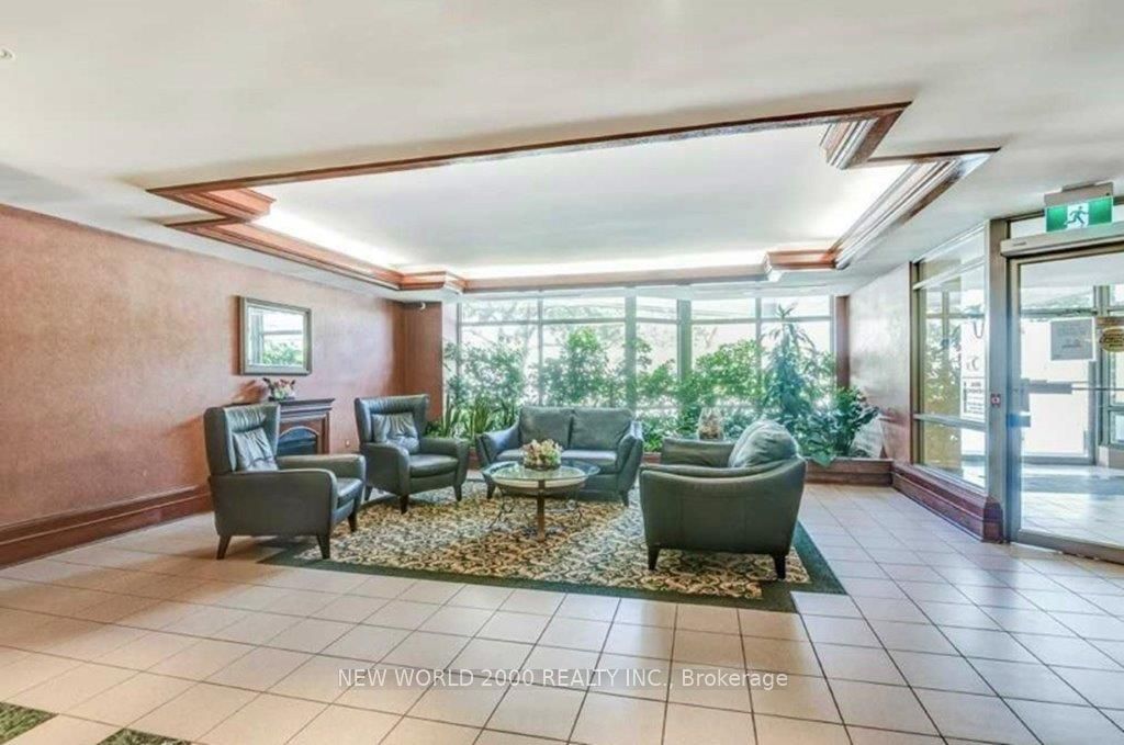 175 Cedar Avenue 902, Richmond Hill, ON L4C 9V3 photo 5