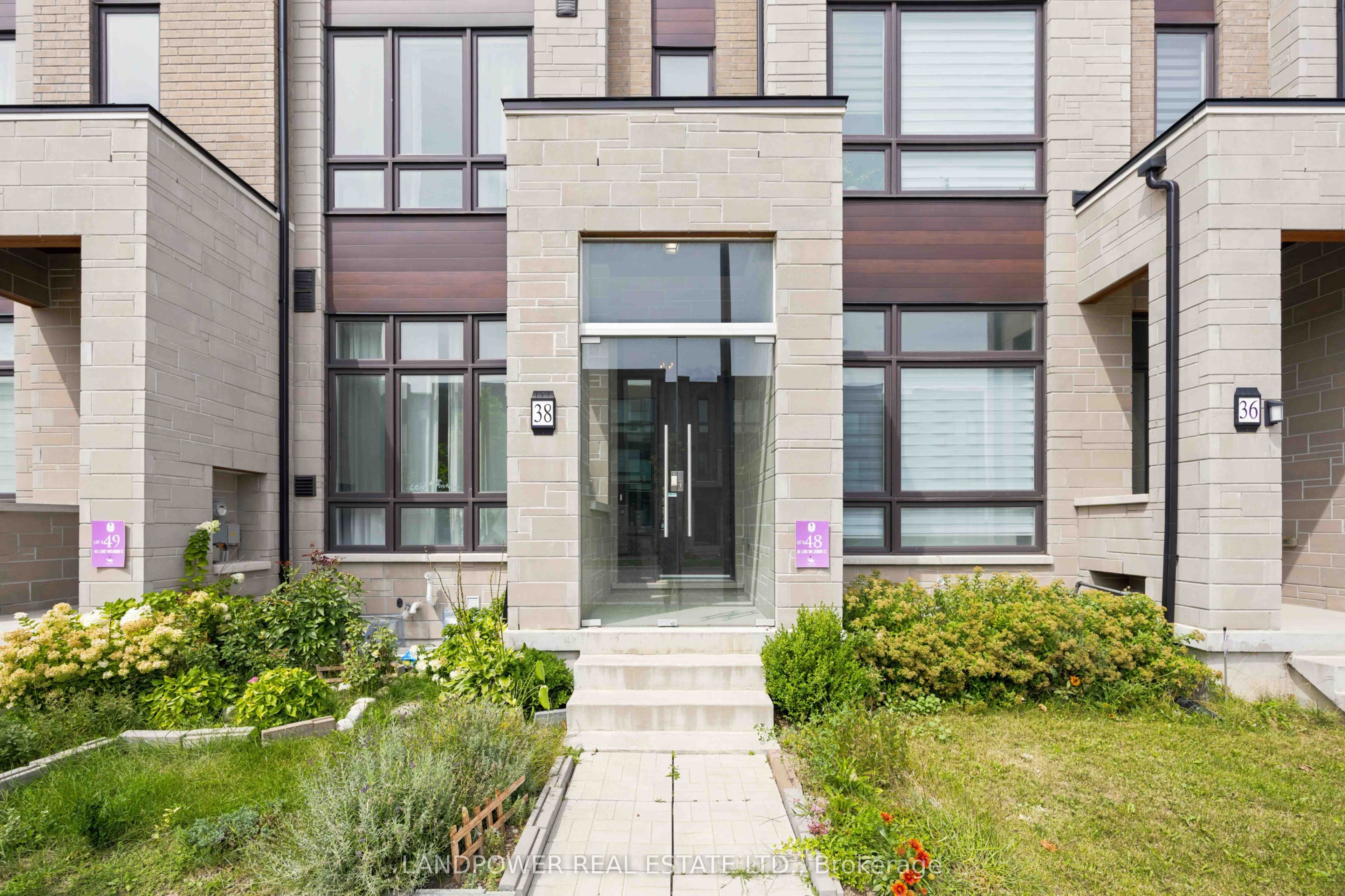 38 Lord Melborne Street, Markham, ON L6C 0Z6 photo 2