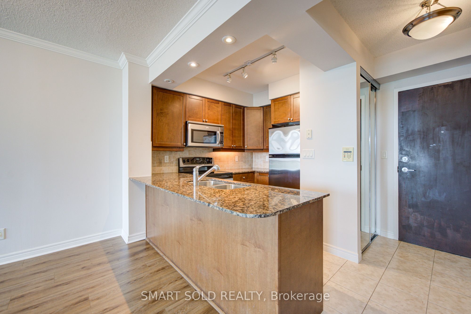 100 Promenade Circle 1508, Vaughan, ON L4J 7W7 photo 4