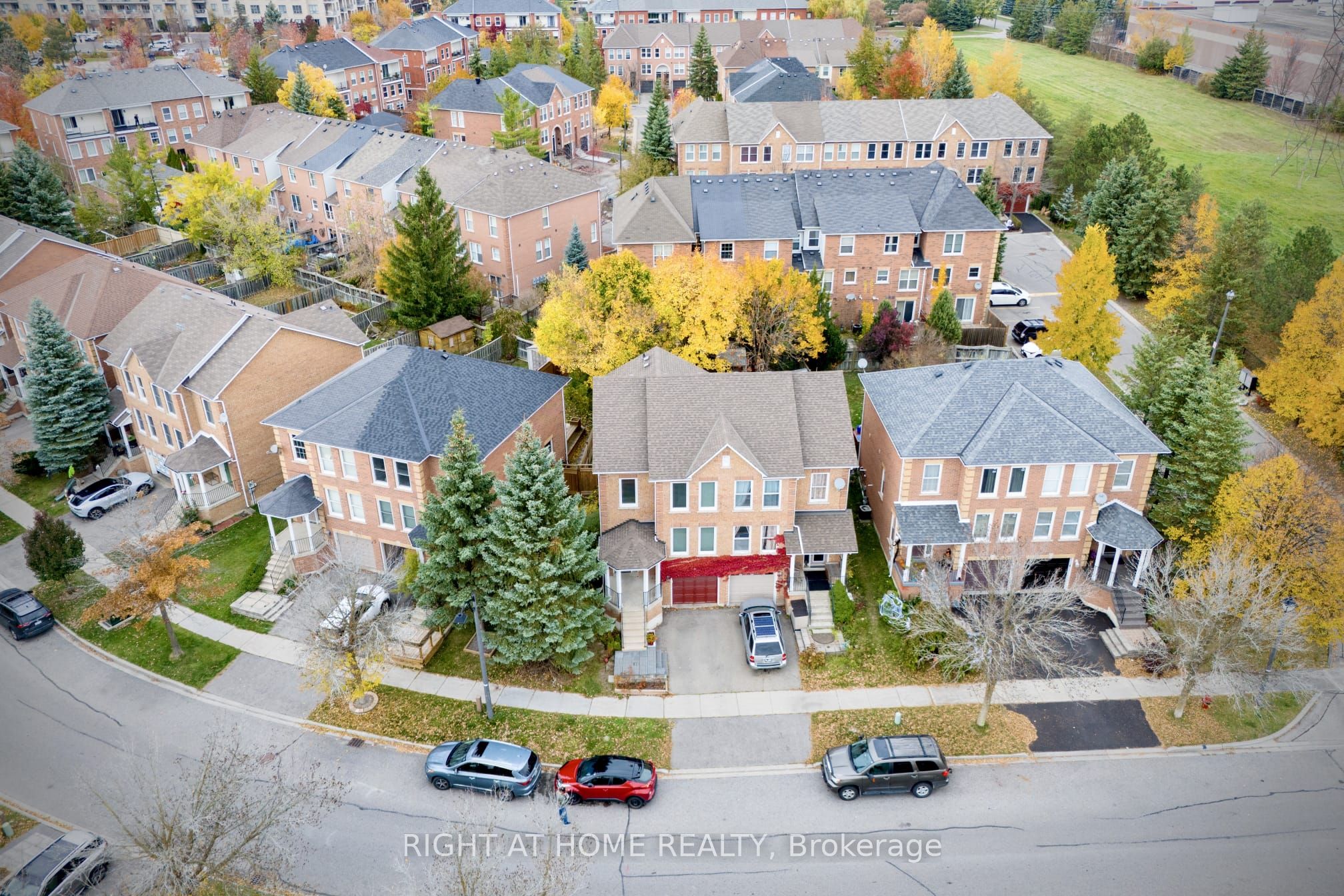 54 Amberhill Way, Aurora, ON L4G 7E1 photo 2