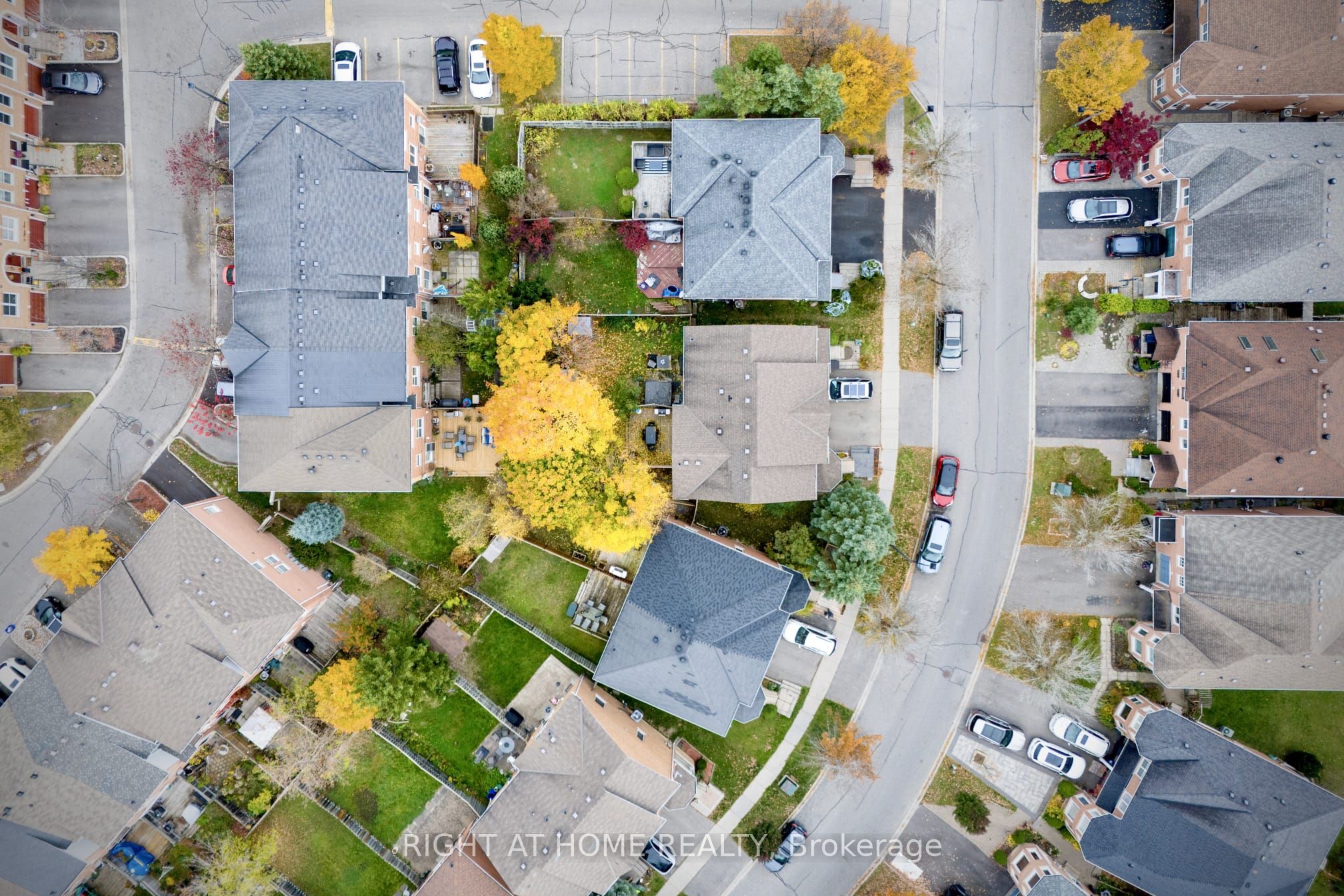 54 Amberhill Way, Aurora, ON L4G 7E1 photo 3