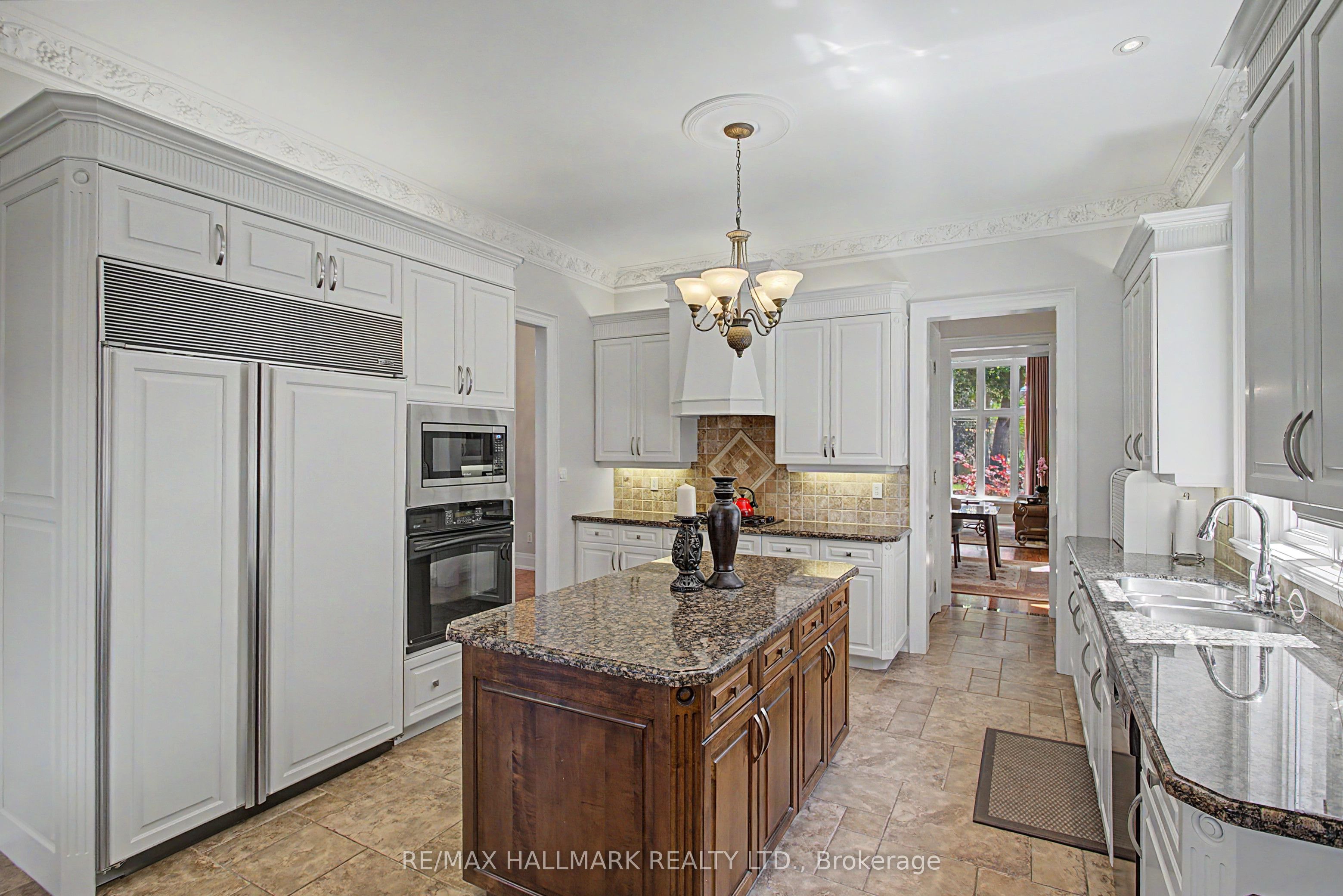 102 Duncan Road, Richmond Hill, ON L4C 6J7
