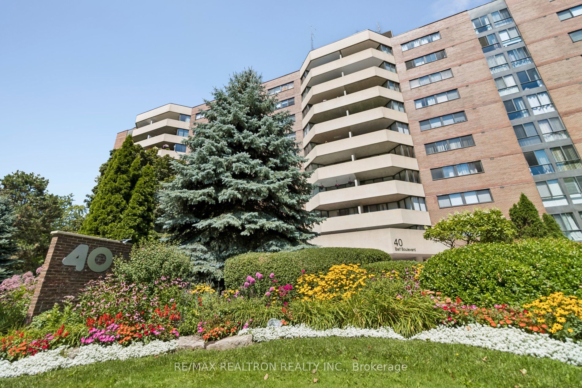 40 Baif Boulevard 208, Richmond Hill, ON L4C 5M9 photo 3