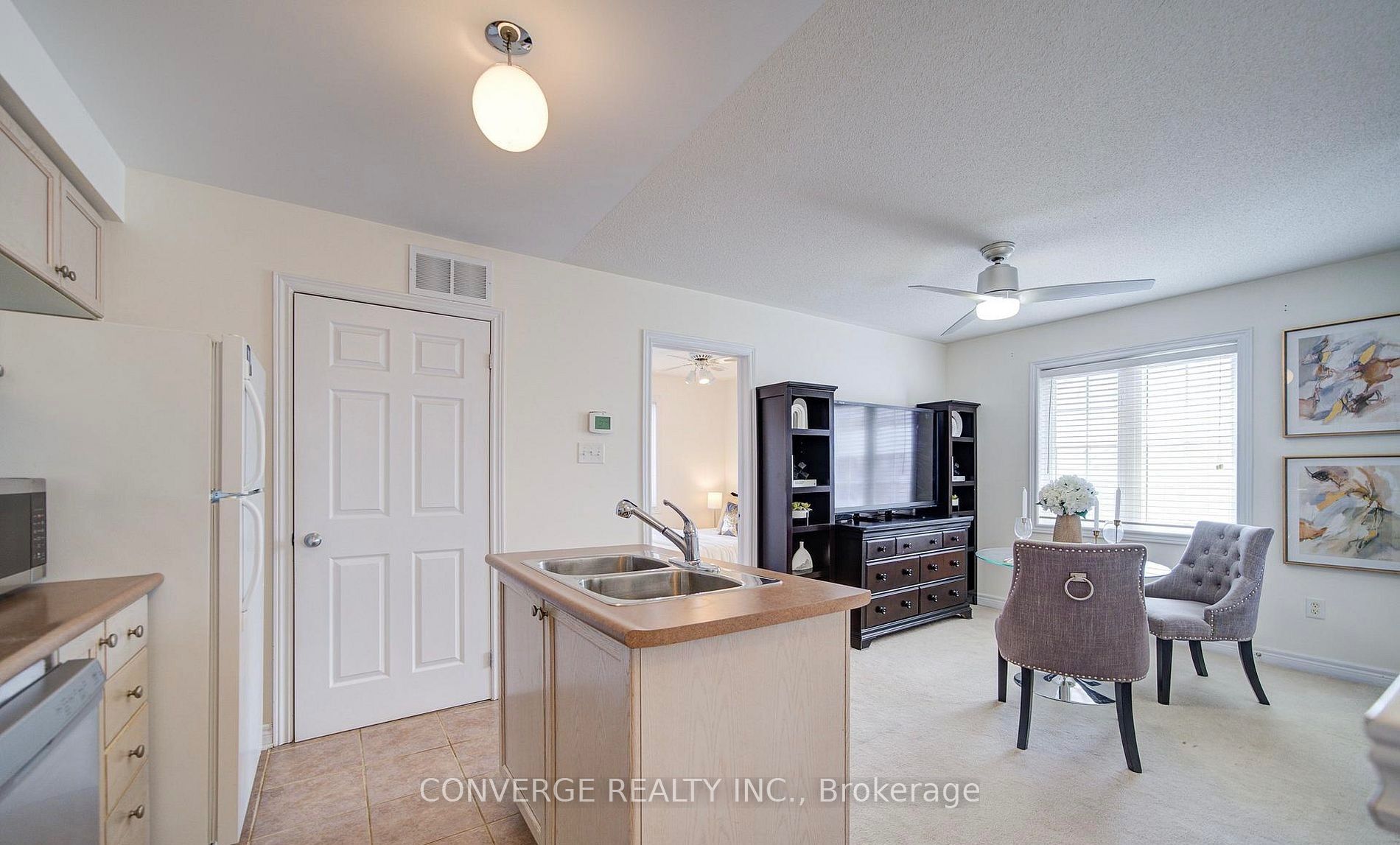 29 Cardrew Street Coach House, Markham, ON L6B 1G2 photo 4