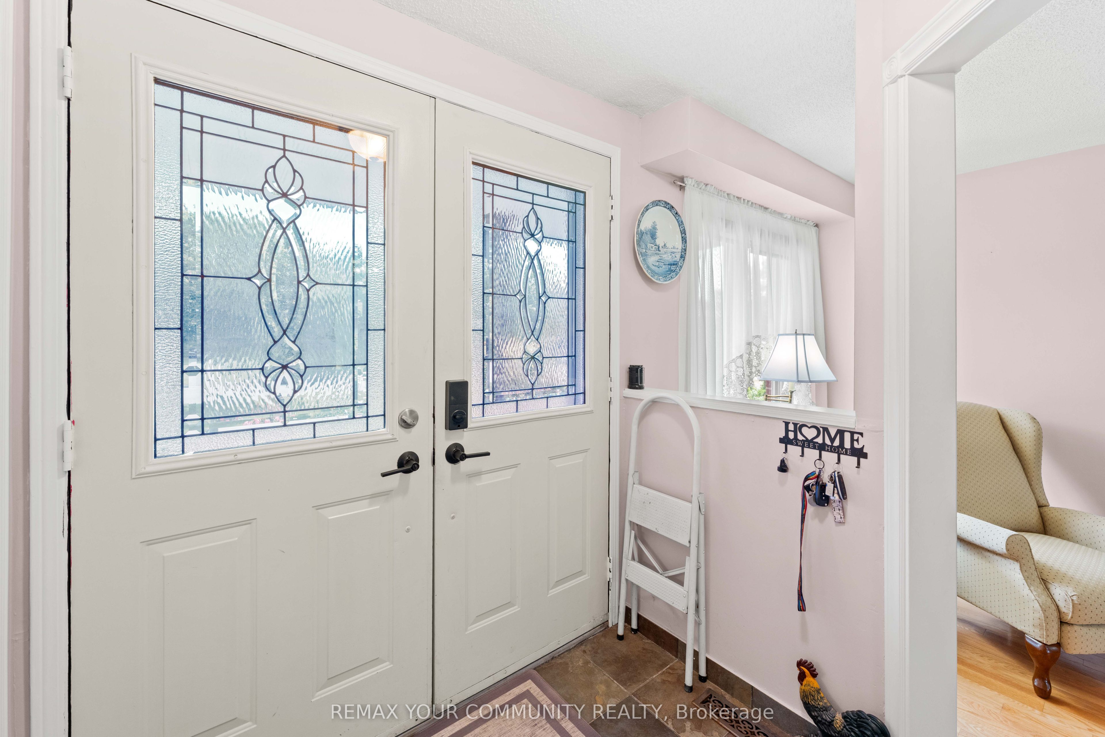 78 Annamaria Drive, Georgina, ON L4P 3R8 photo 2