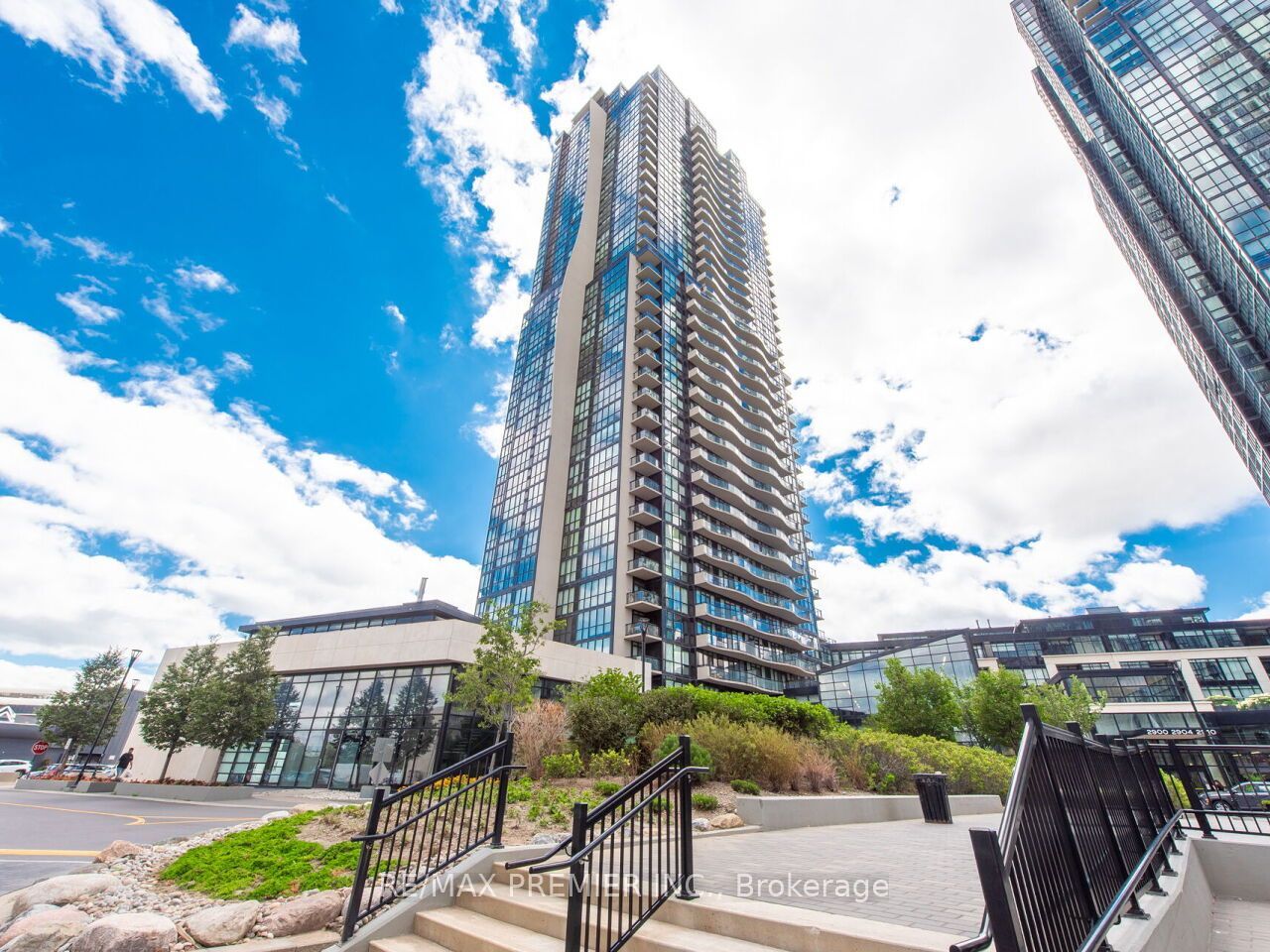 2900 Highway 7 1706, Vaughan, ON L4K 0G3 photo 2