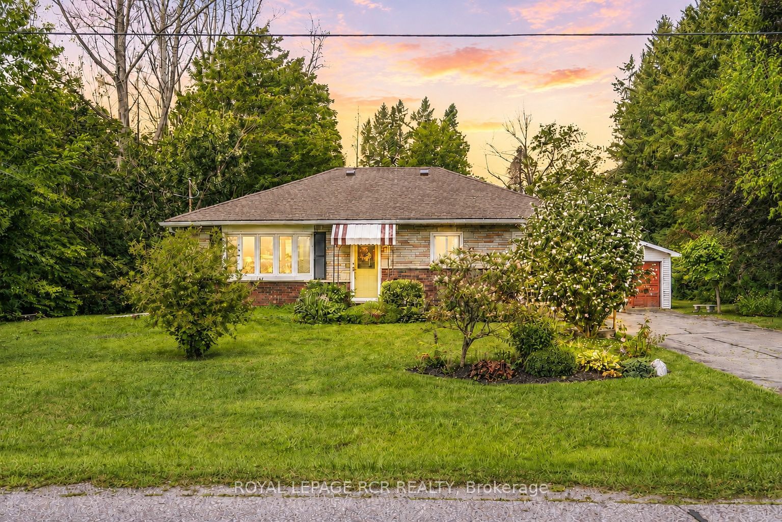 36 May Avenue, East Gwillimbury, ON L0G 1V0